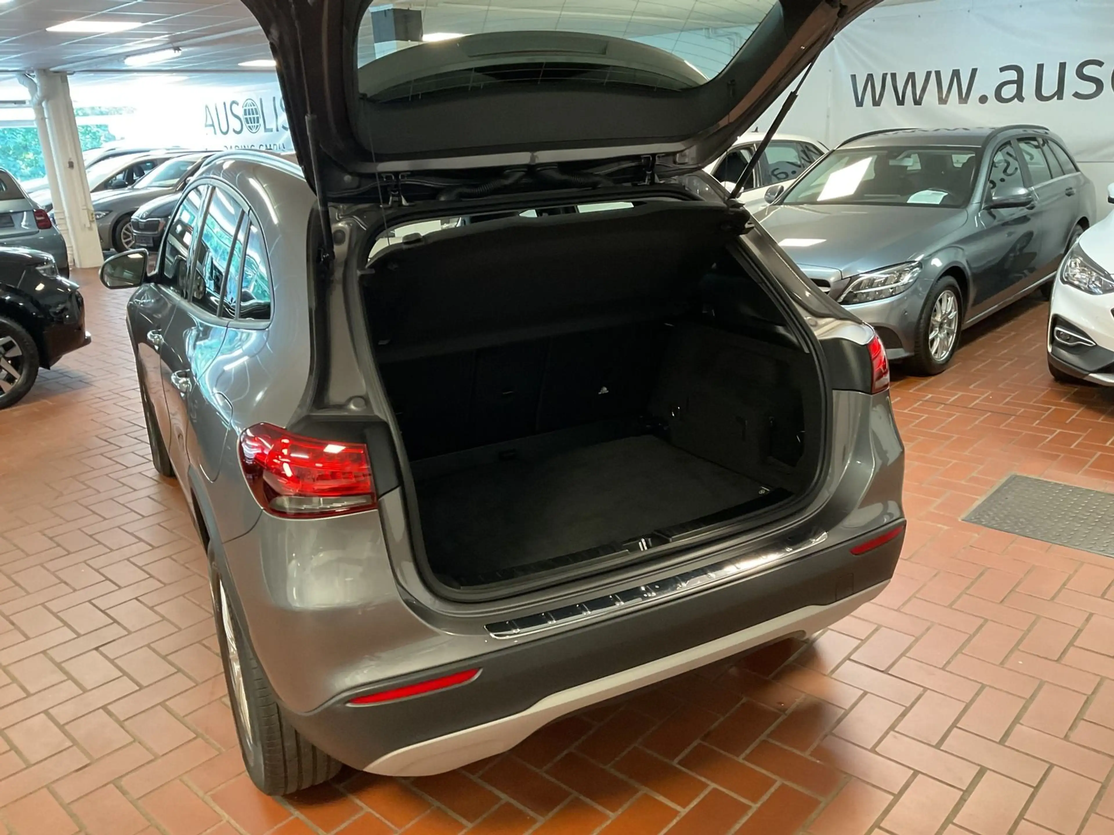 Mercedes-Benz GLA 180 Business Kamera,Navi,Sitzheizung — photo 8