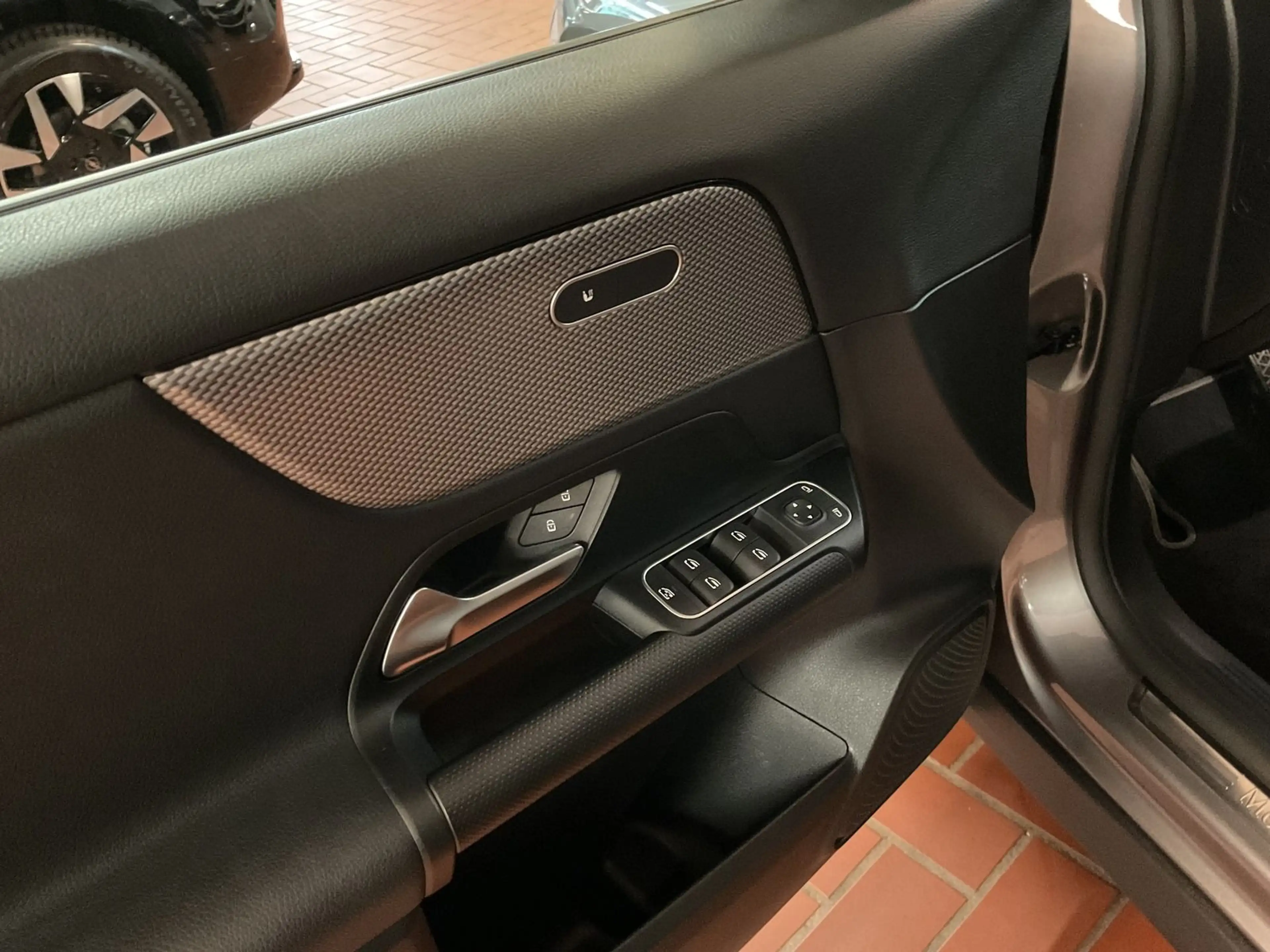 Mercedes-Benz GLA 180 Business Kamera,Navi,Sitzheizung — photo 12