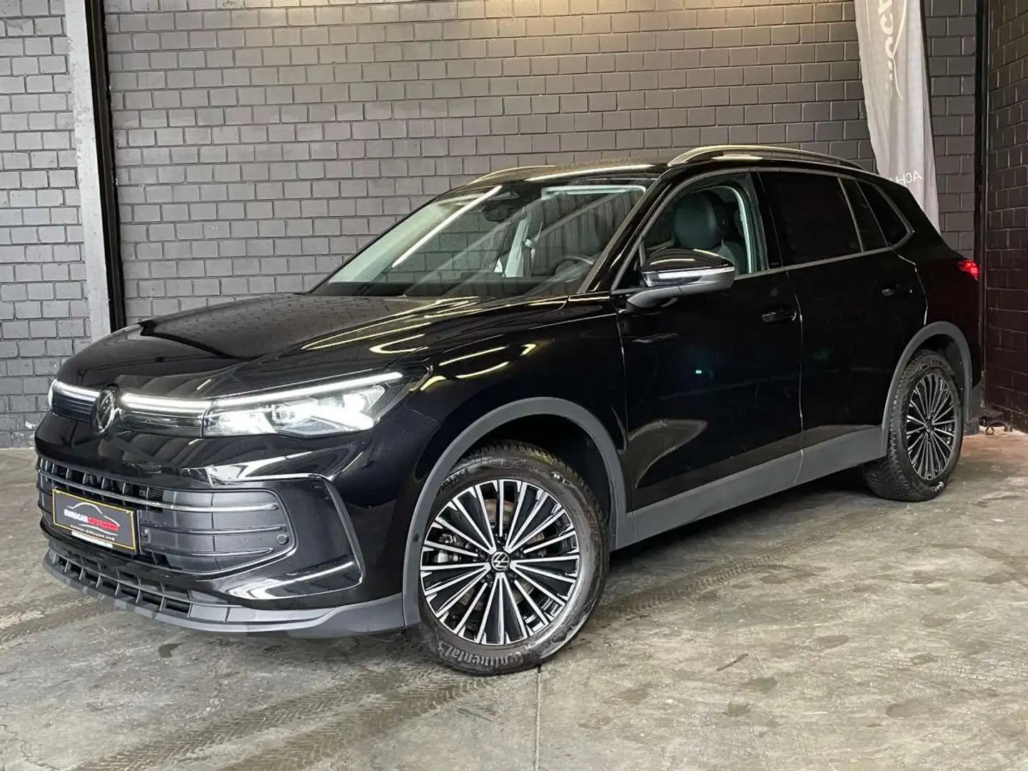 Volkswagen Tiguan Life 2.0 TDI 150CV DSG7 ** Attelage ** Cam Noir - 1