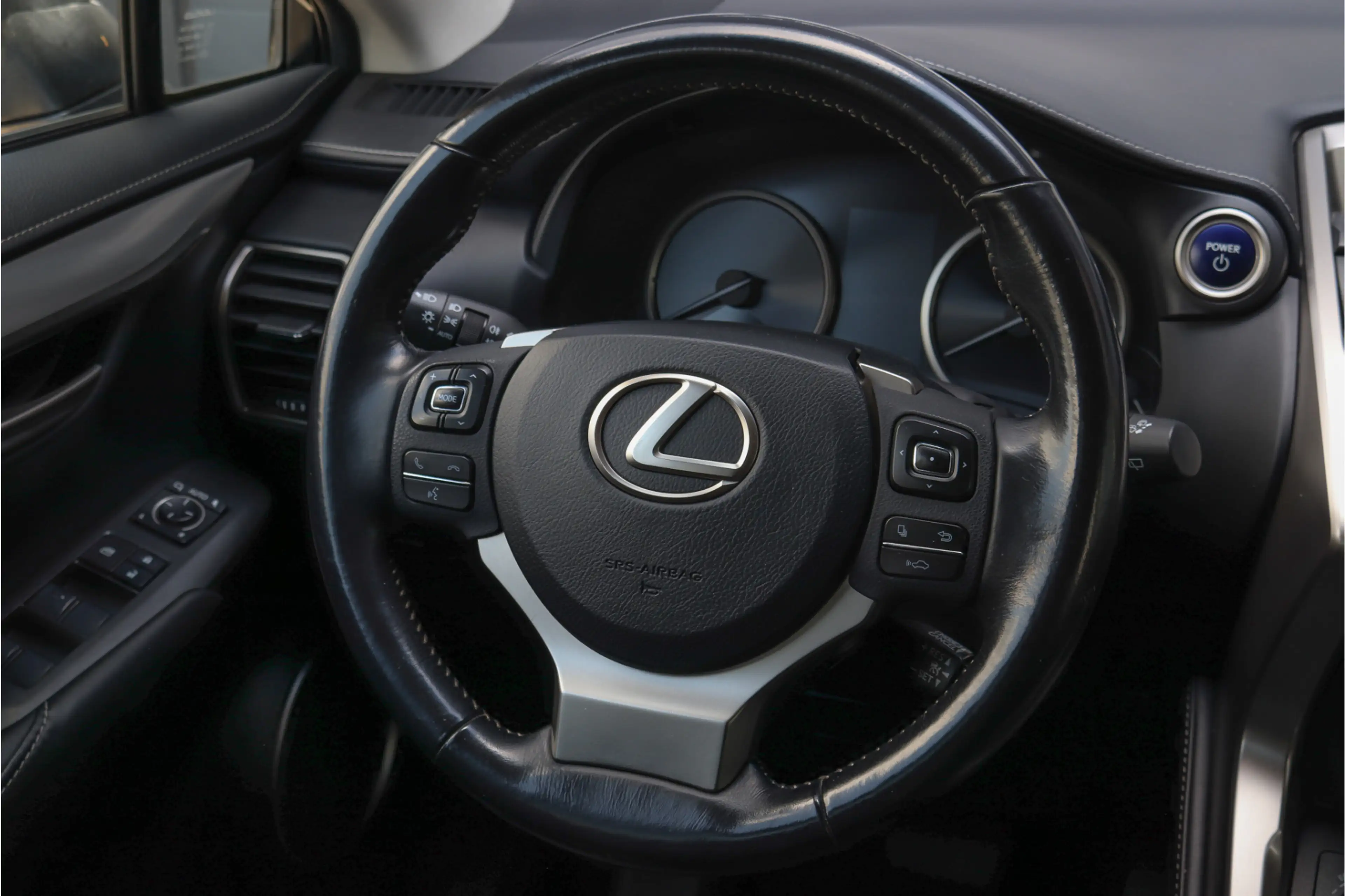 Lexus NX 300h AWD Luxury Line HEV Navi Clima Leder Camera — photo 11