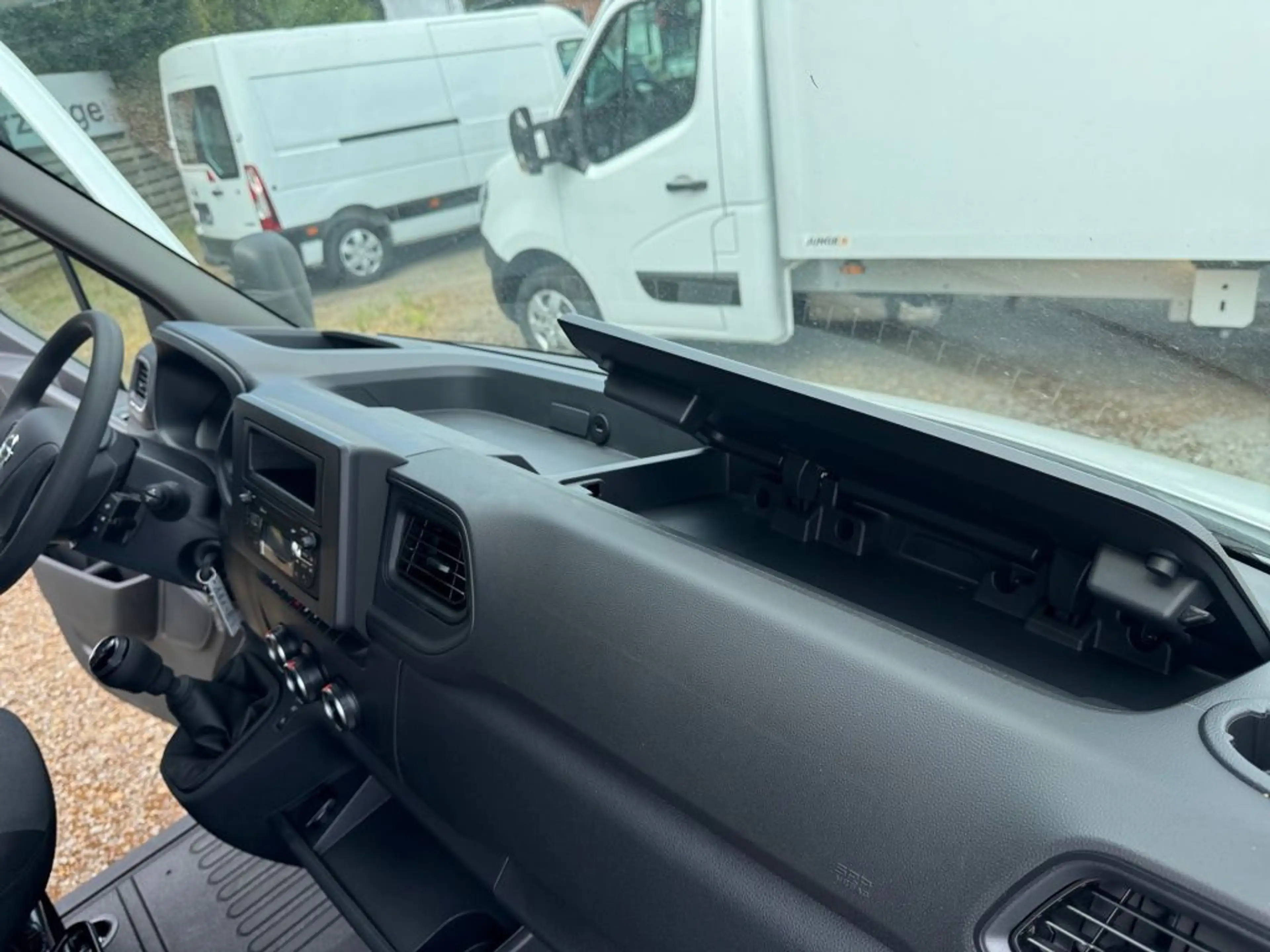 Nissan Interstar L2H2 3,5 dCi 150 FWD N-Connecta — photo 15