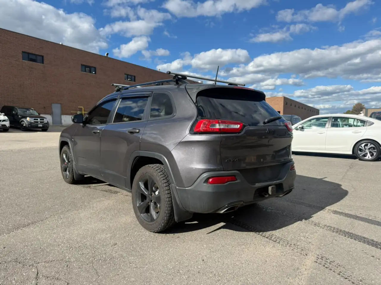 Jeep Cherokee снимка Jeep Cherokee