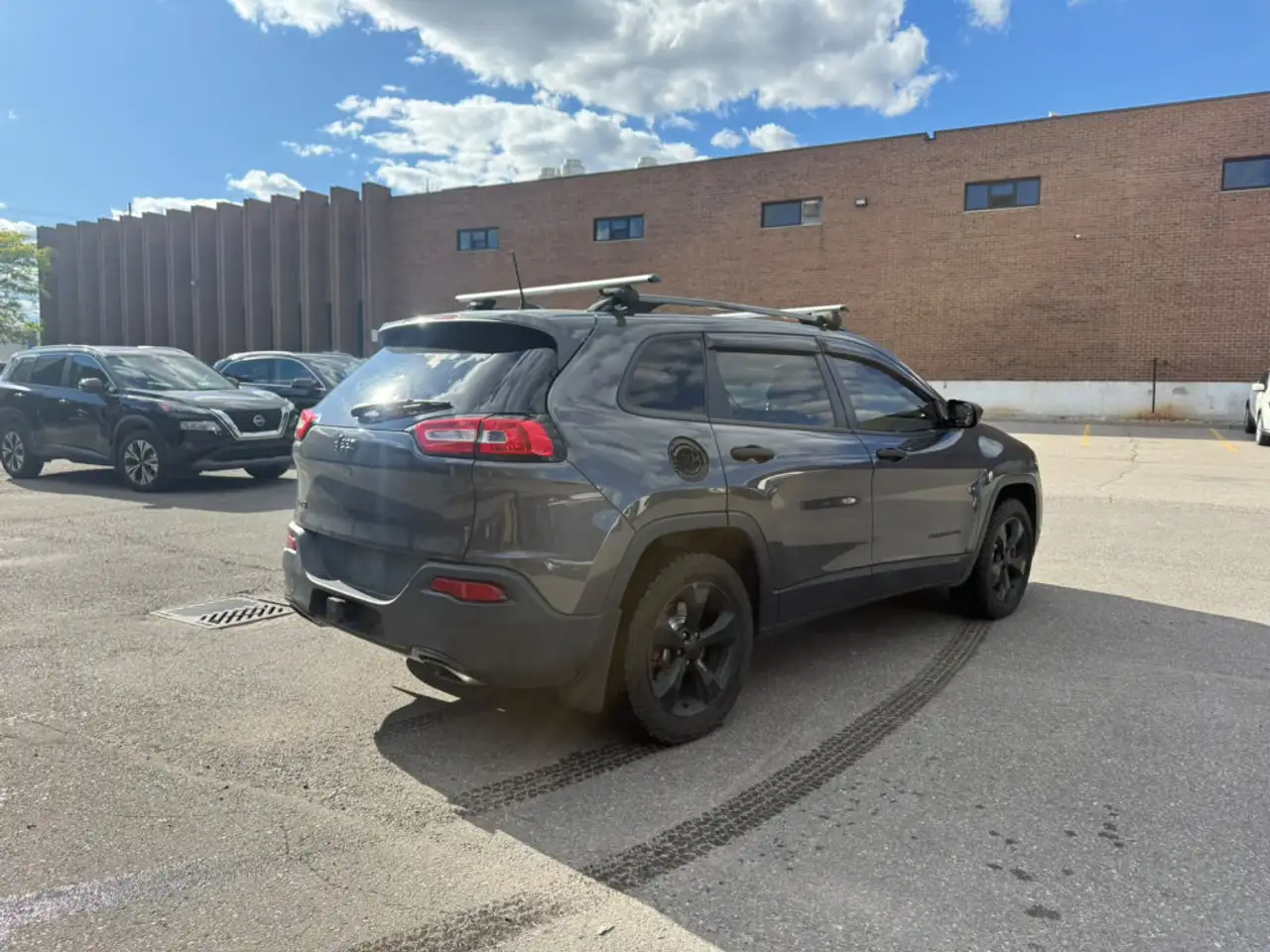 Jeep Cherokee снимка Jeep Cherokee