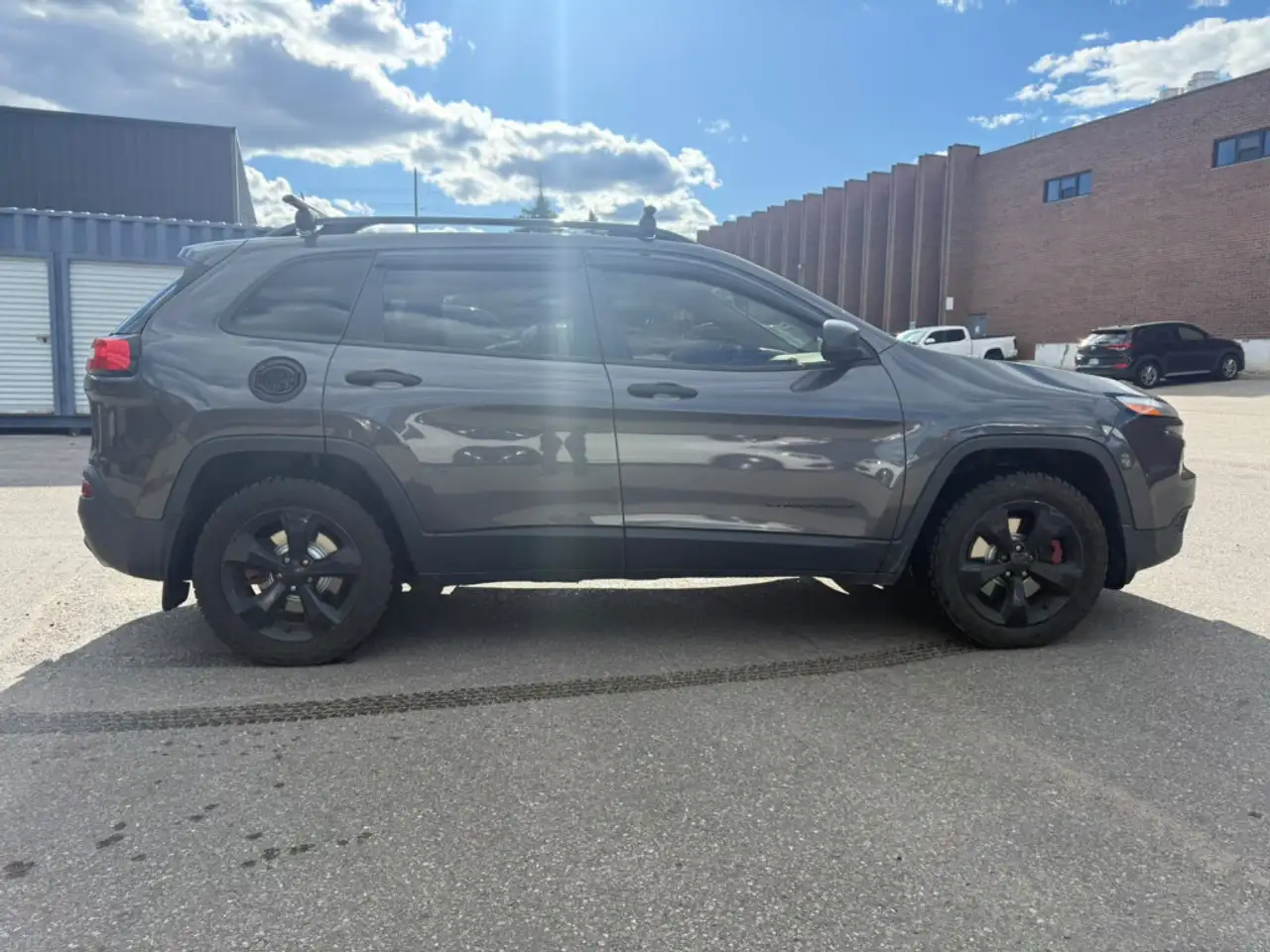 Jeep Cherokee снимка Jeep Cherokee