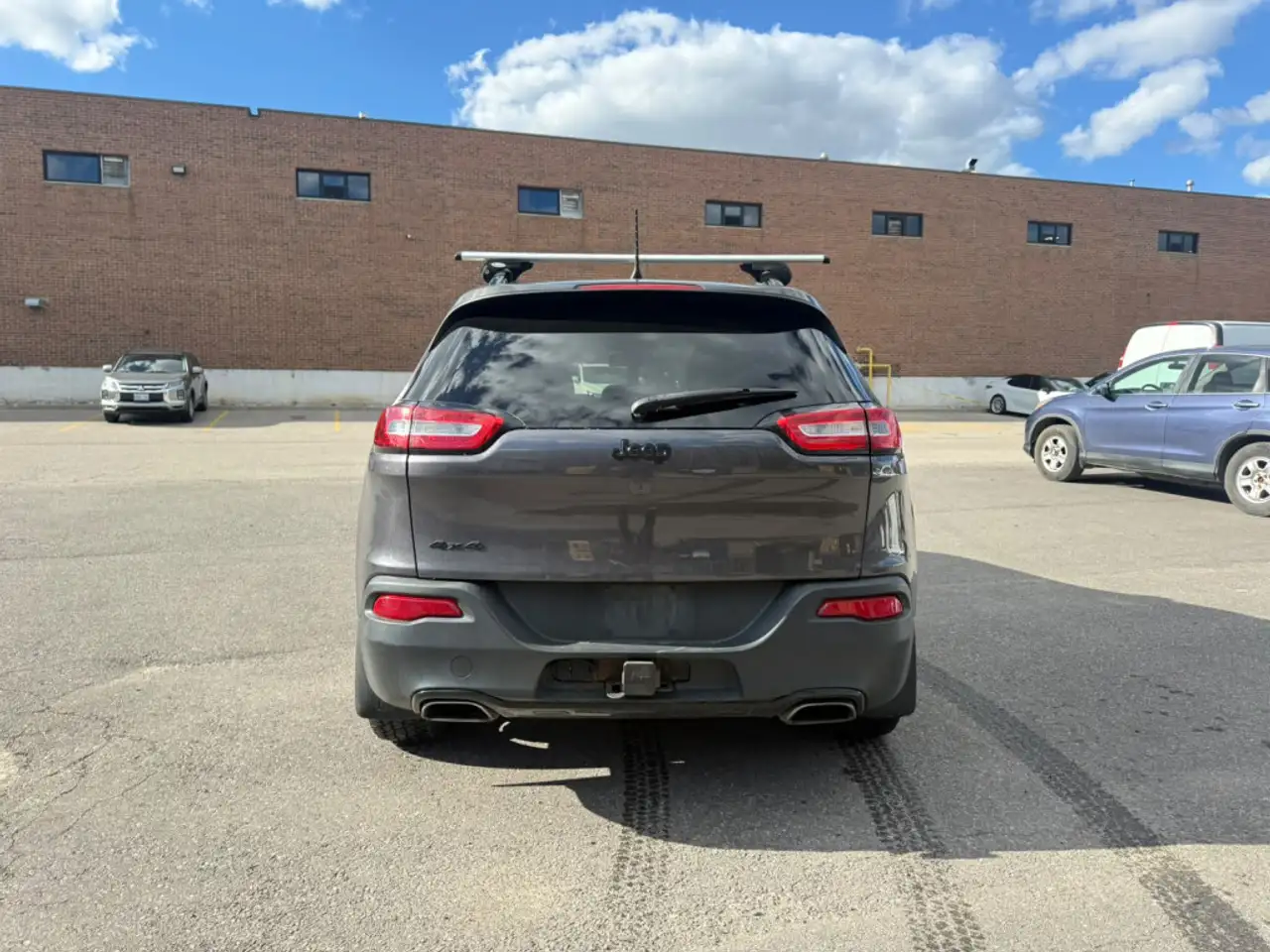 Jeep Cherokee снимка Jeep Cherokee