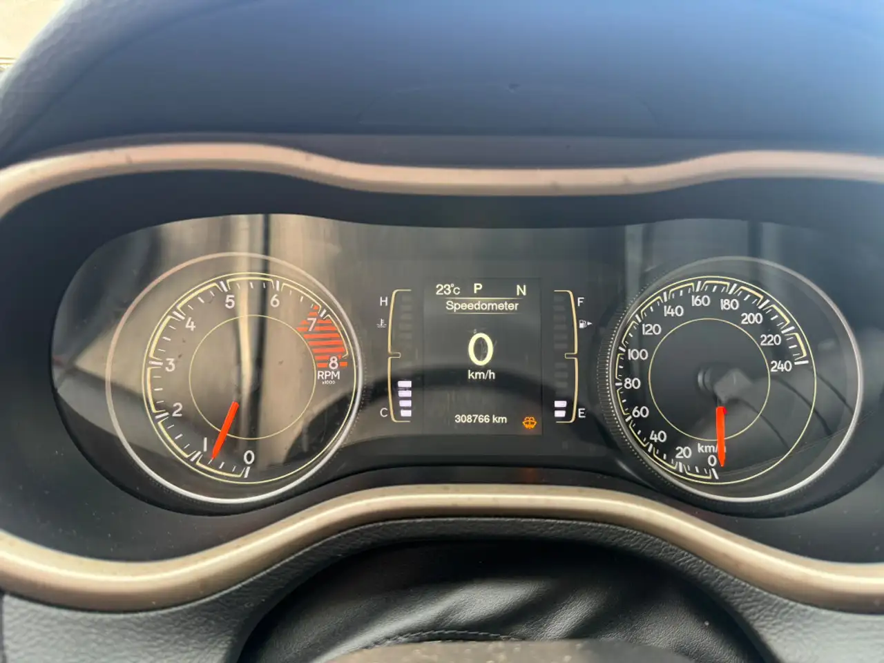 Jeep Cherokee снимка Jeep Cherokee
