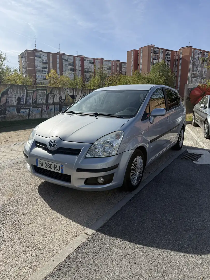 Toyota Verso Extras: Sensores de aparcamiento delanteros y tras Gris - 2