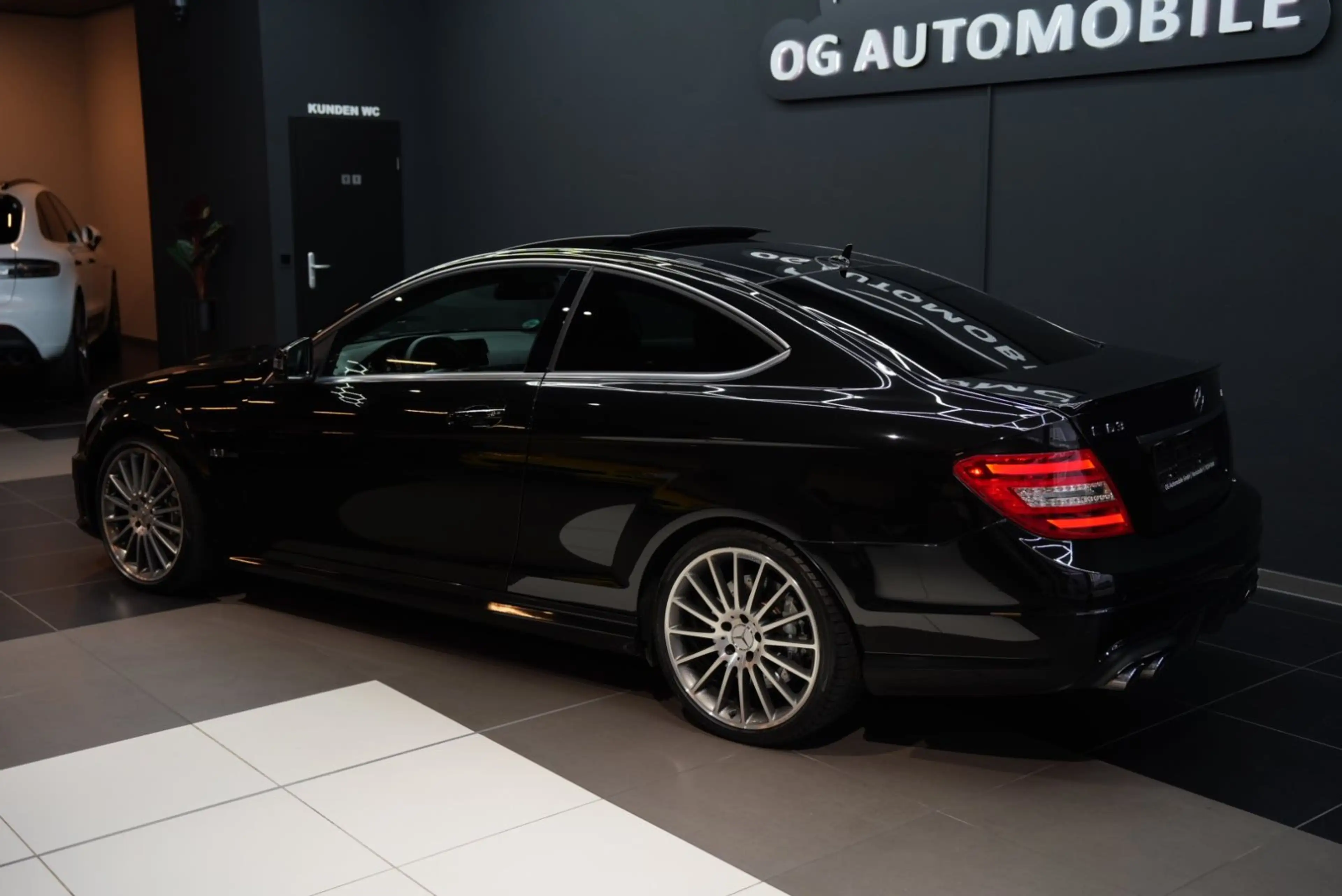 Mercedes-Benz C 63 AMG Coupe*H&K*PANO*LEDER*LED*MEMORY*DISTRON — photo 7
