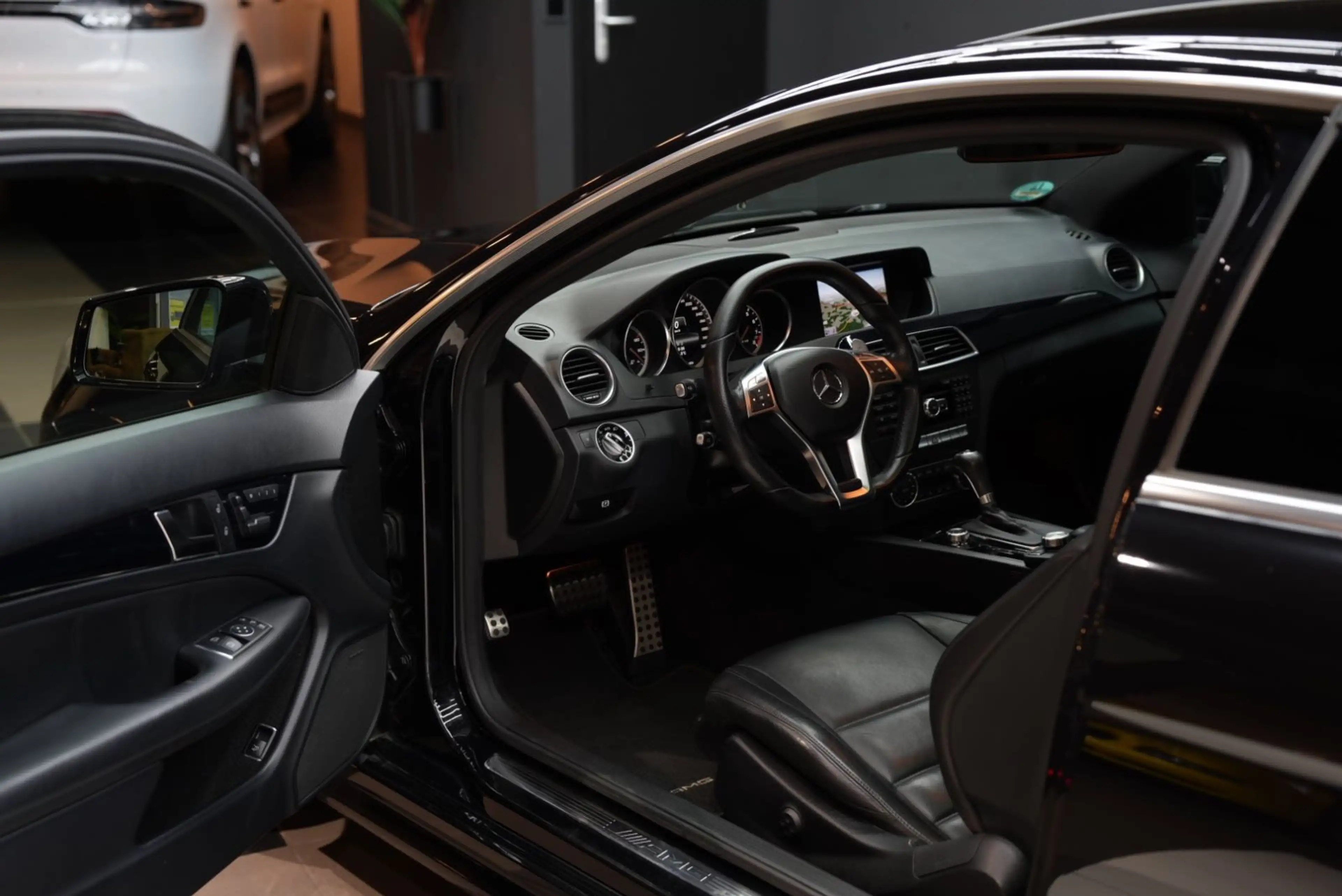 Mercedes-Benz C 63 AMG Coupe*H&K*PANO*LEDER*LED*MEMORY*DISTRON — photo 14