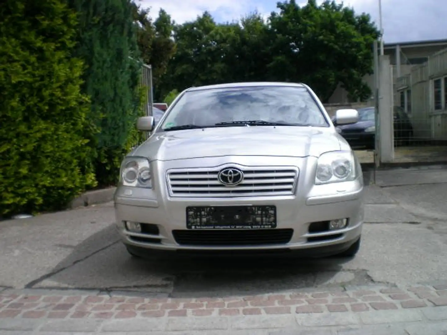 Toyota Avensis 1.8 VVT-i Gris - 1