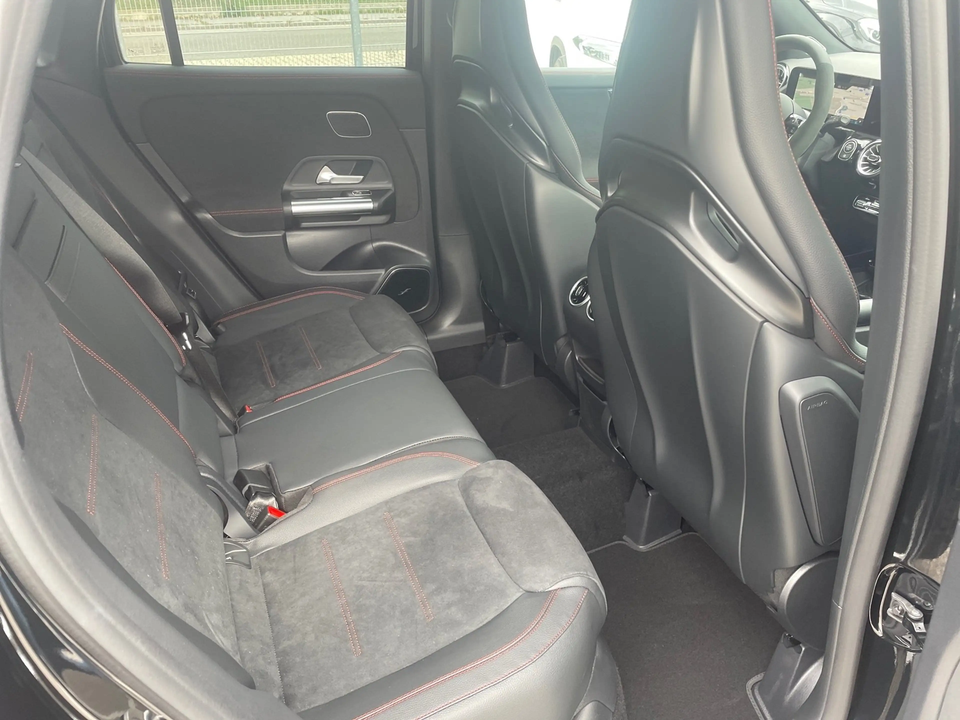 Mercedes-Benz A 35 AMG GL 4MATIC Navi,Rückfahrkamera,Klima — photo 11