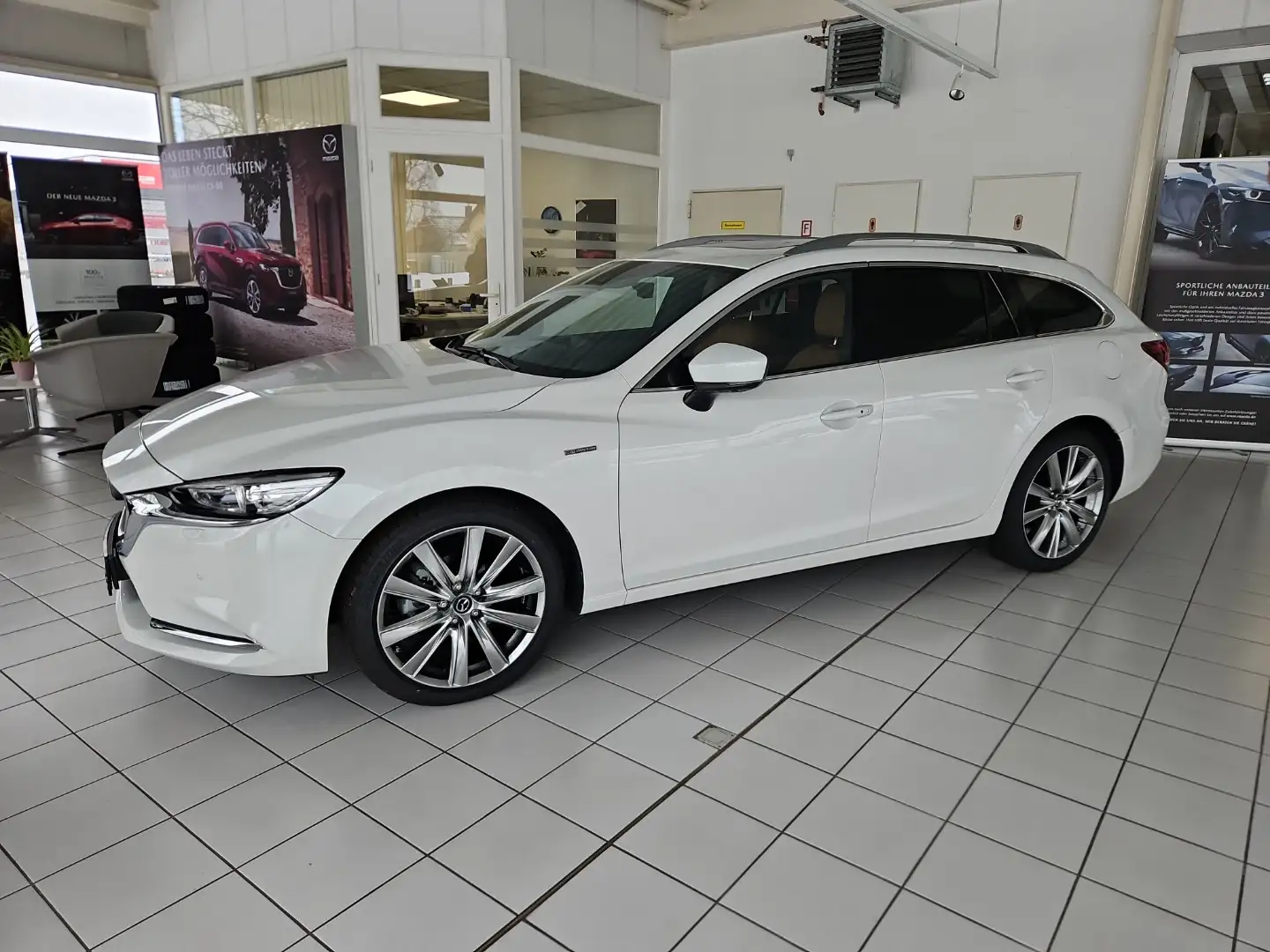 Mazda 6 2.5L SKYACTIV G 194 6AT FWD 20THANNIVERSARY SUNR Weiß - 2