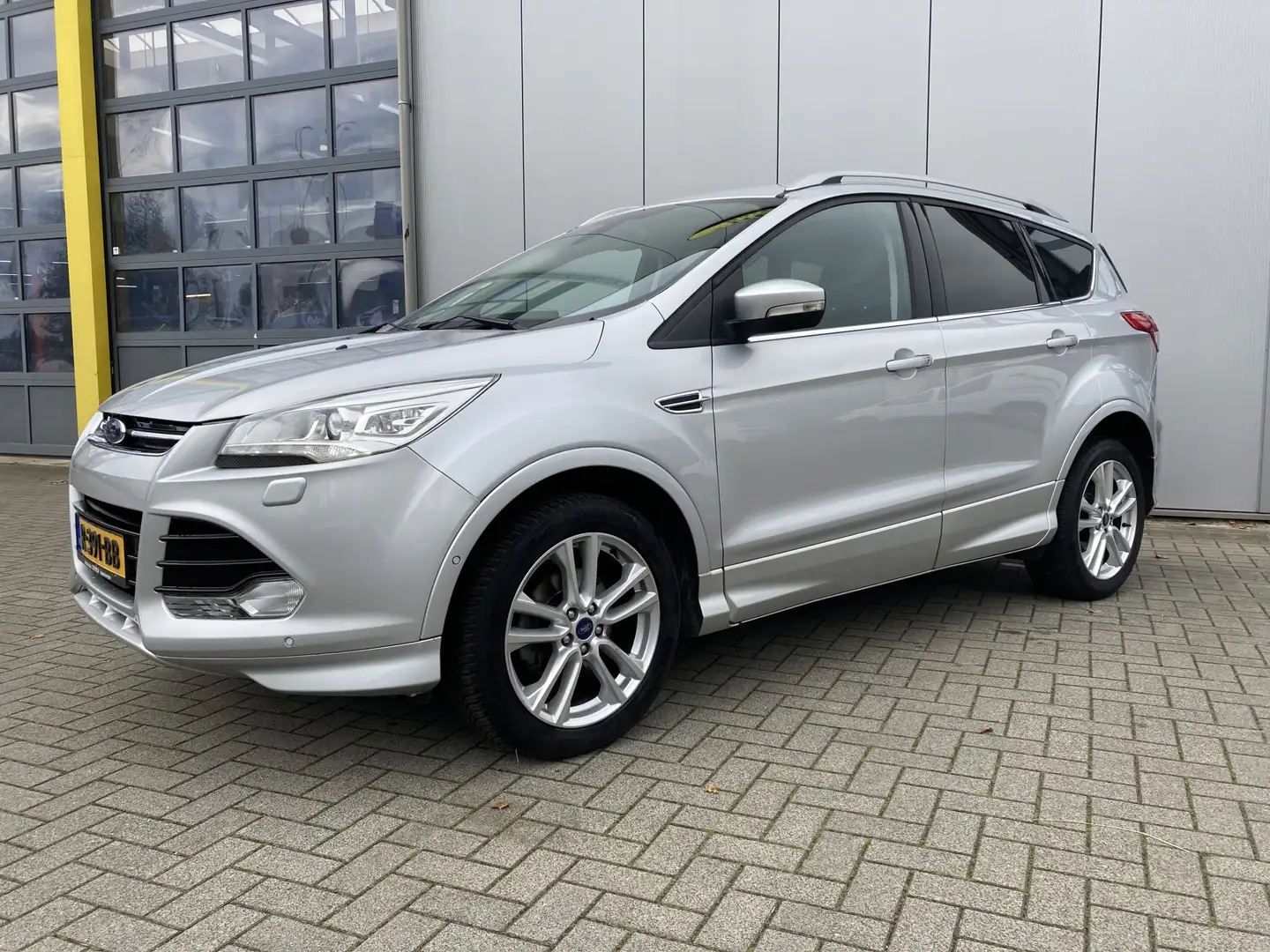 Ford Kuga 1.5 Titanium Plus handel/export | Trekhaak | Navi Grijs - 2