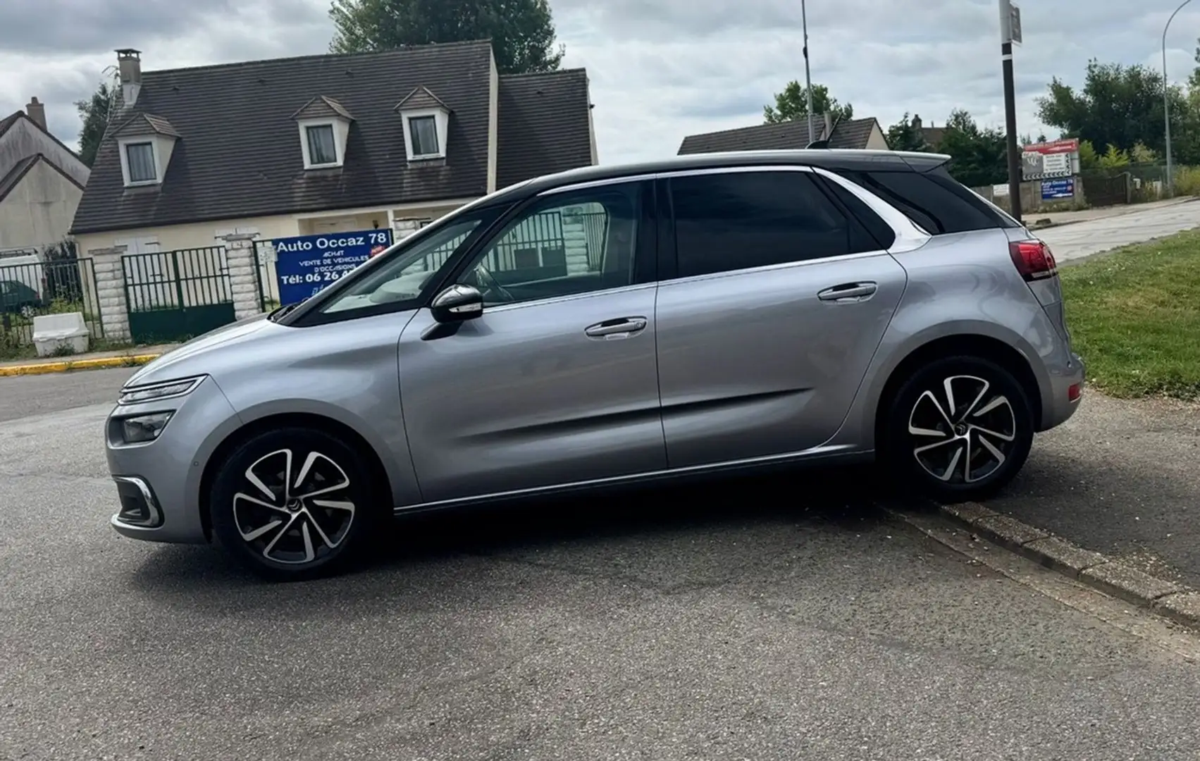Citroen C4 Picasso SPACETOURER TBEG 1.2 PT 130CV BUSINESS + BVA8 ENTRETIEN A JOUR GARANTIE 12 MOIS Grijs - 2