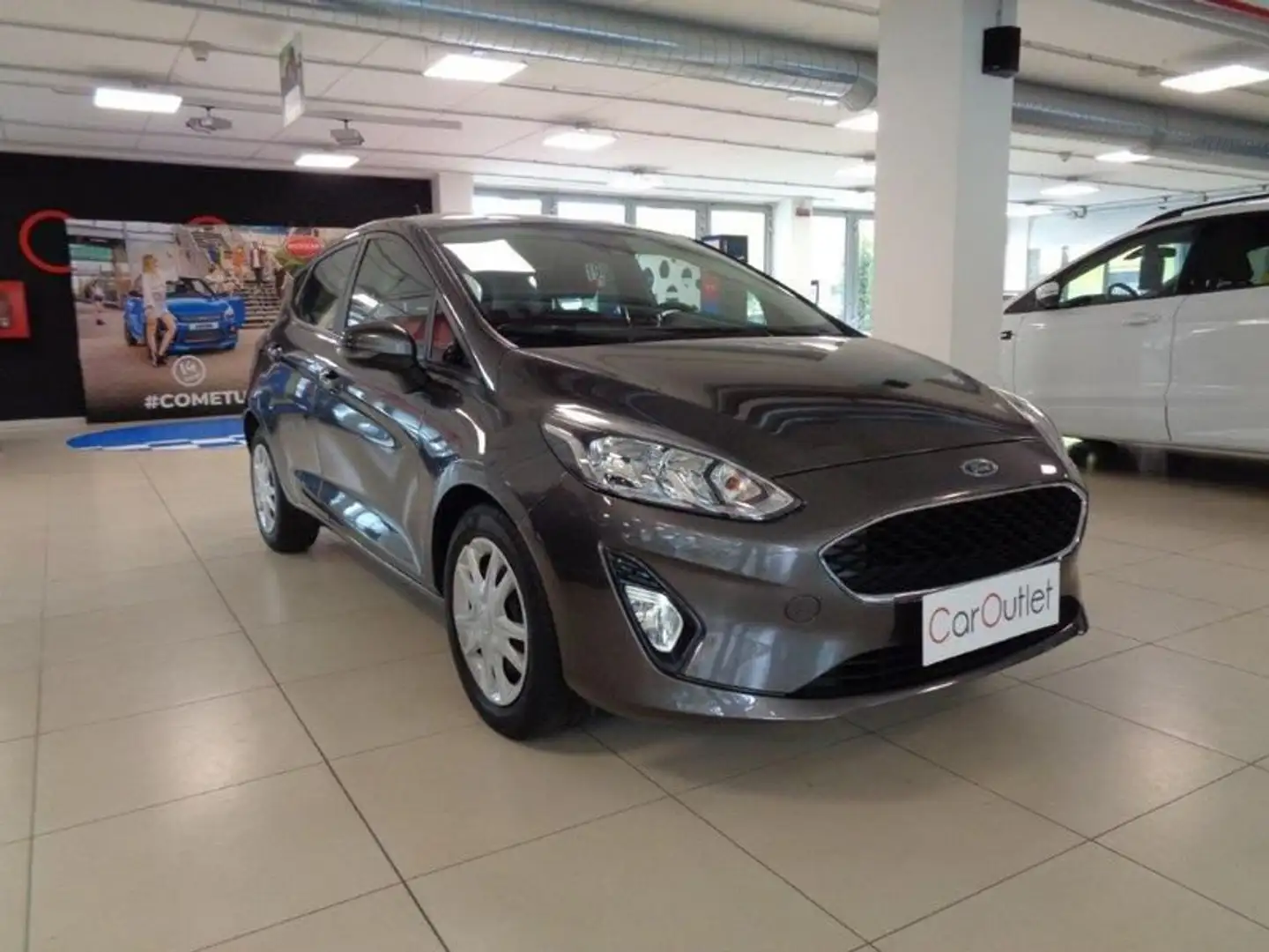 Ford Fiesta Plus 1.5 TDCi 5 porte Grijs - 2