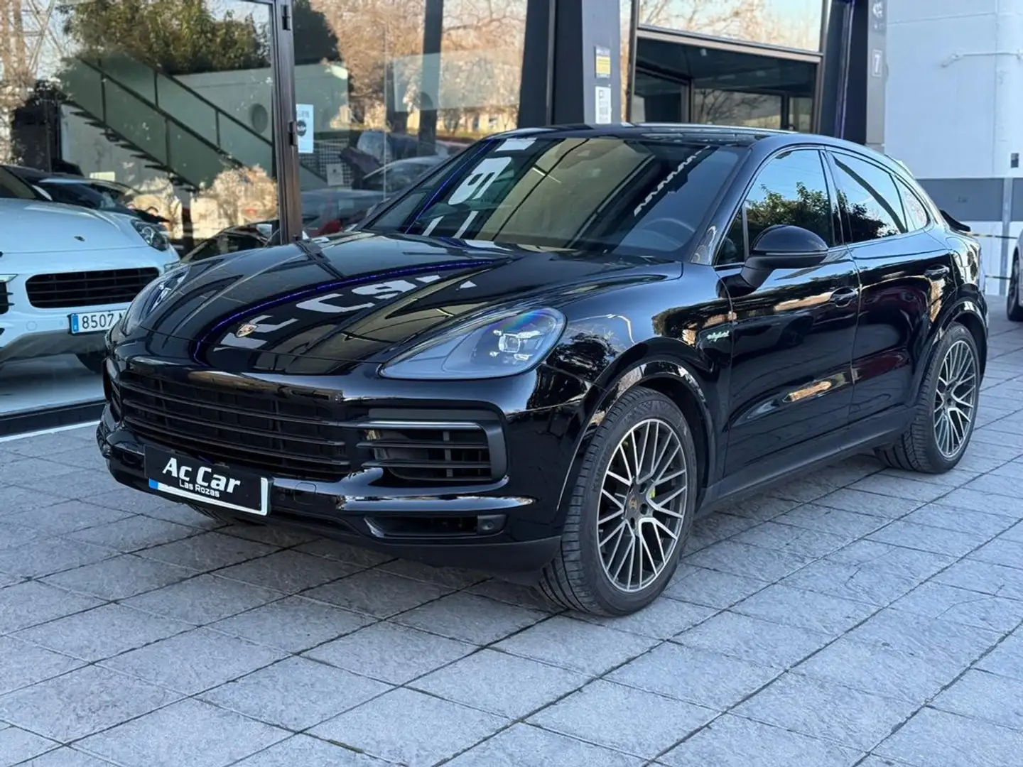Porsche Cayenne E-Hybrid Noir - 2