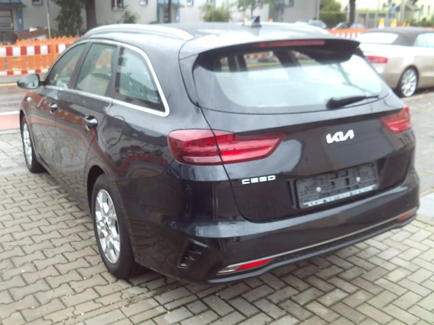 Kia Ceed / cee'd Automatik LED,NAVI,PDC,KAMERA Чорний - 2