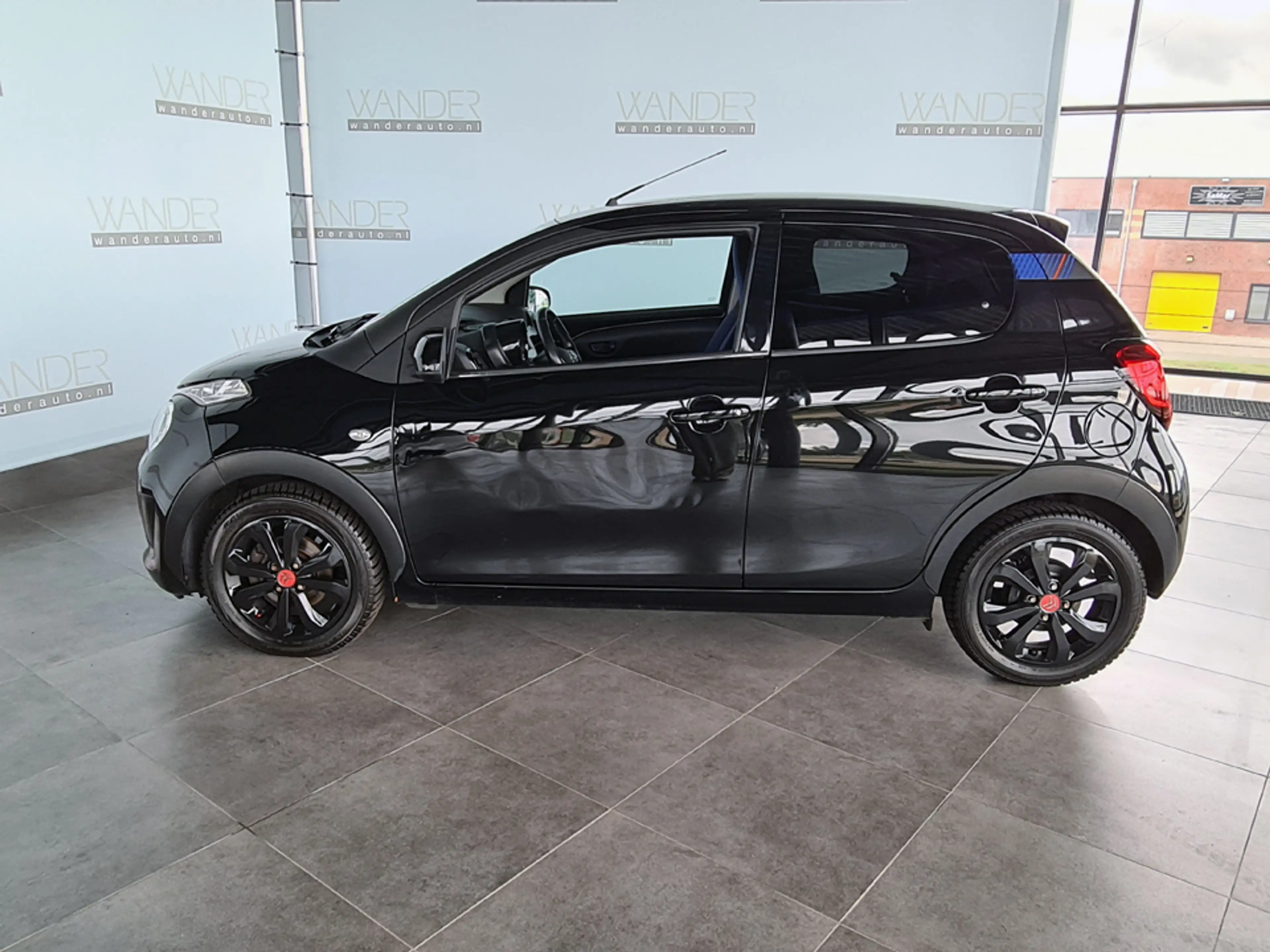 Citroen C1 1.0 VTi Urban Ride — photo 15