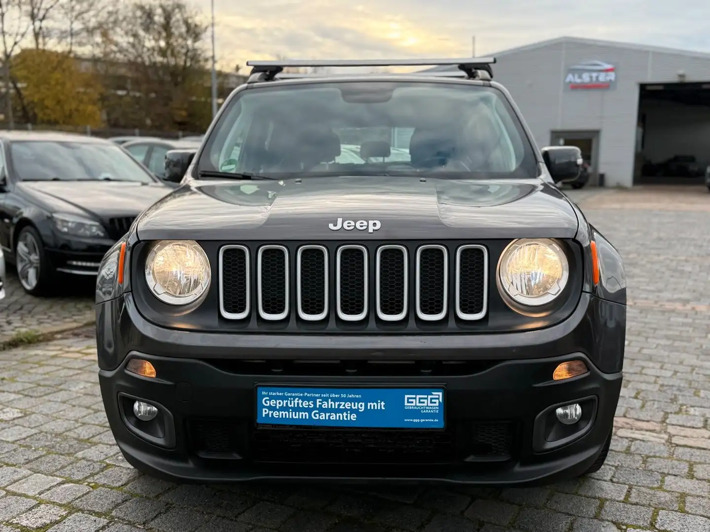 Jeep Renegade 1,4 Longitude FWD Automatik Schwarz - 2