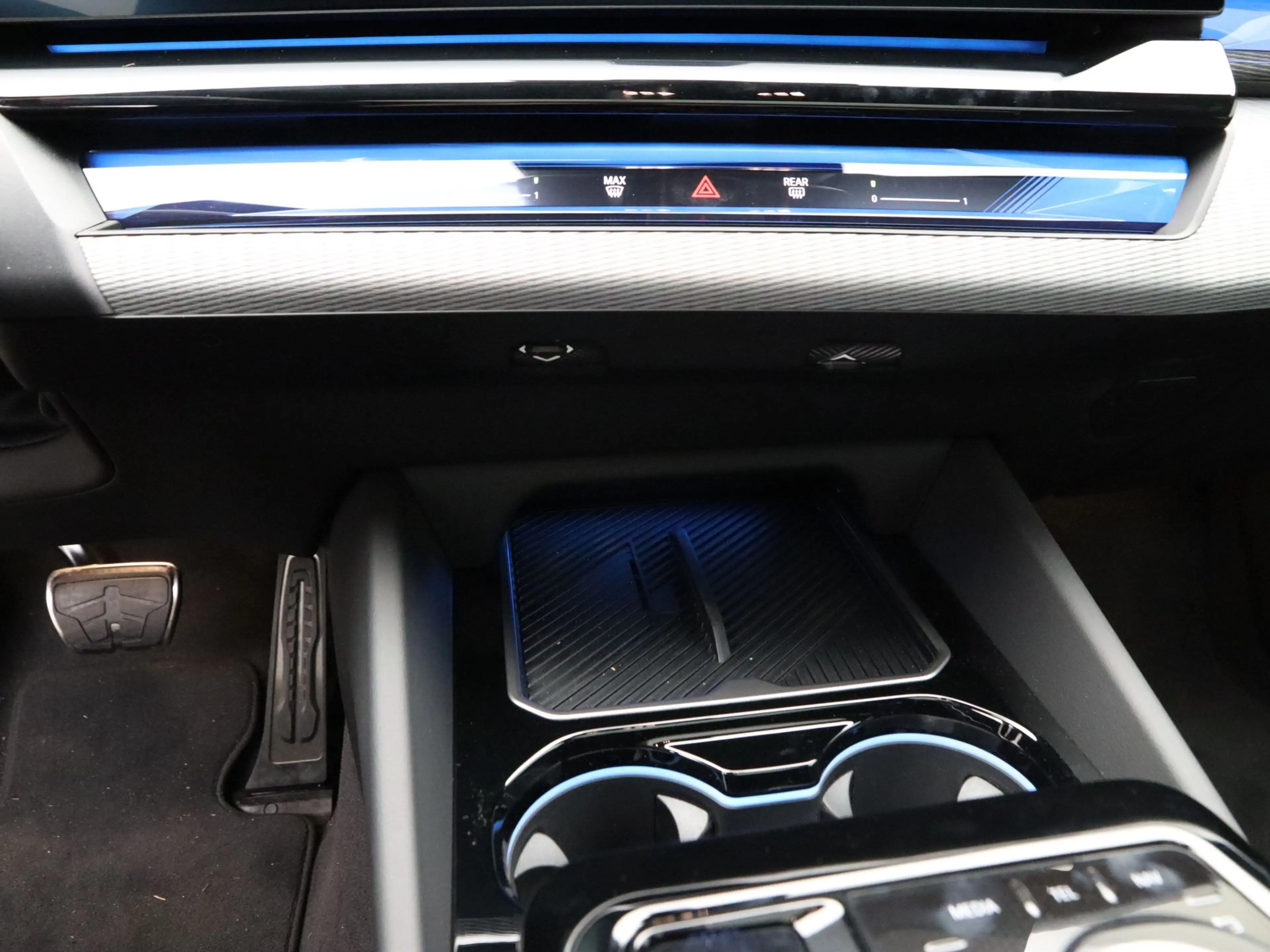 BMW i5 M60 xDrive 84 kWh — photo 14