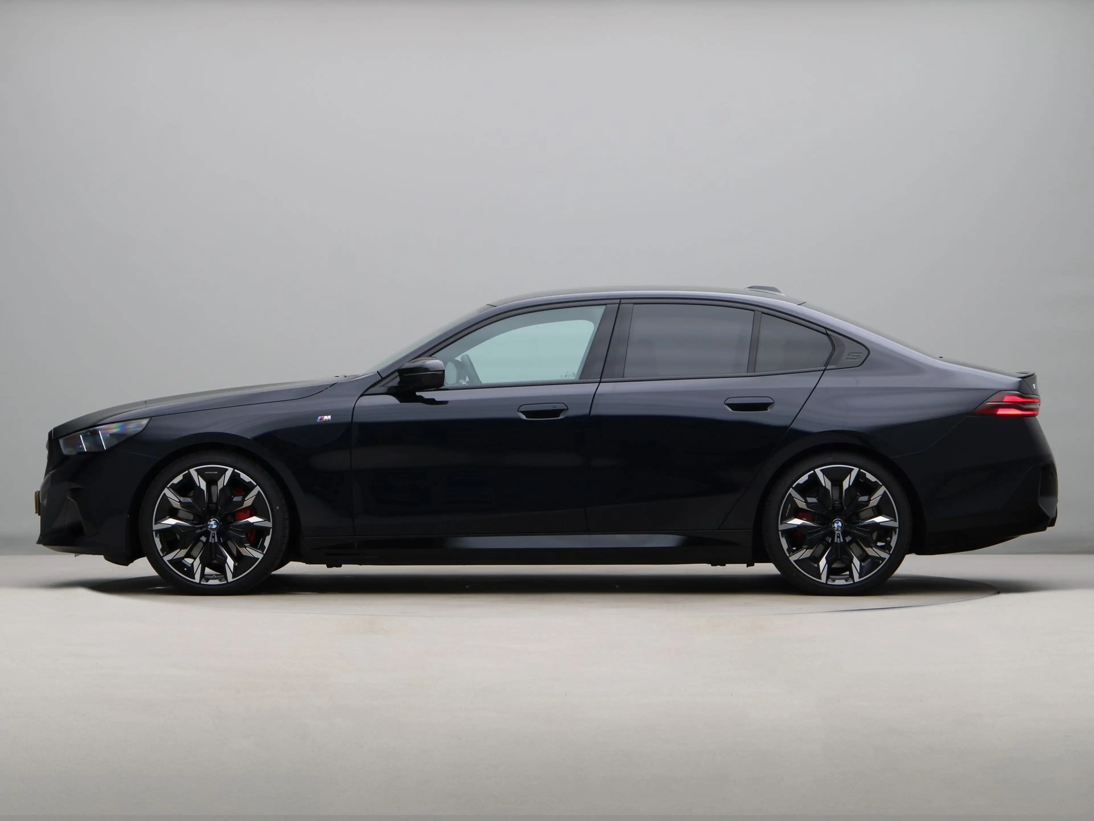 BMW i5 M60 xDrive 84 kWh — photo 12