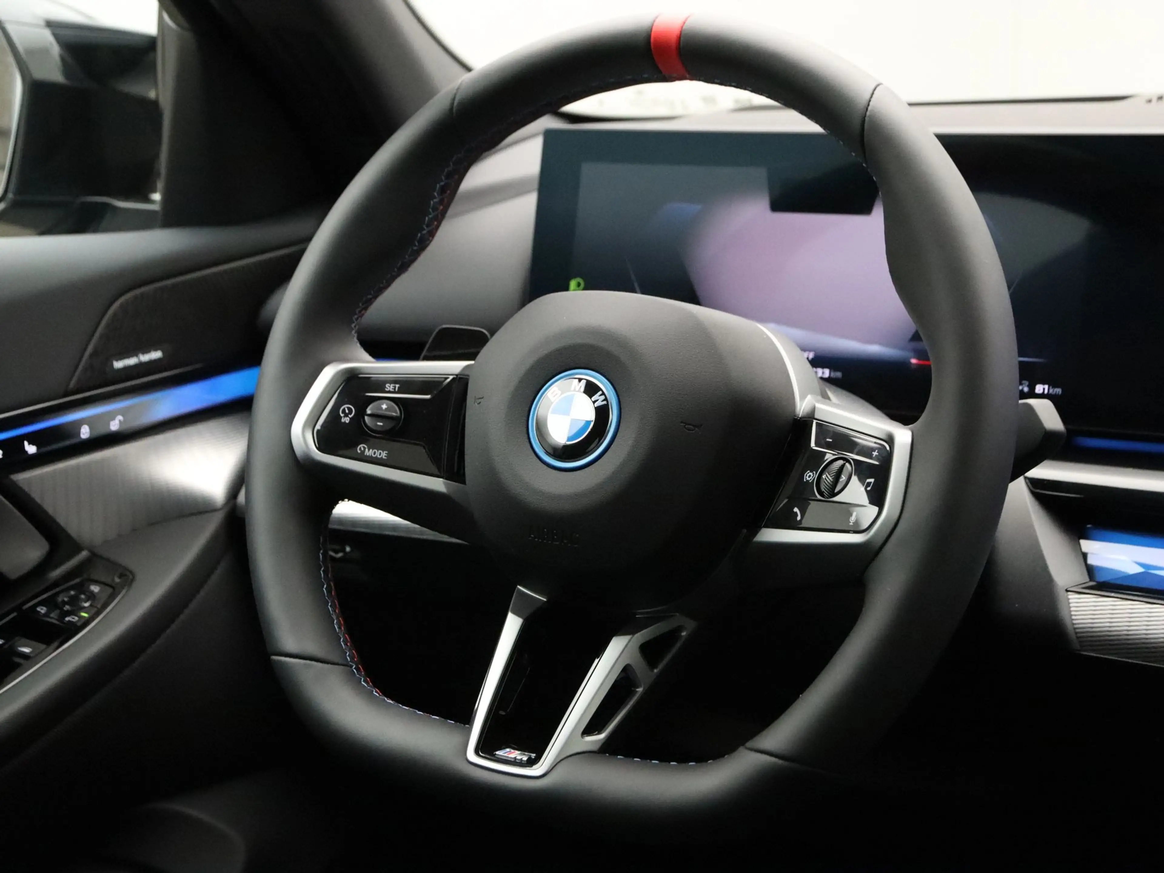 BMW i5 M60 xDrive 84 kWh — photo 2