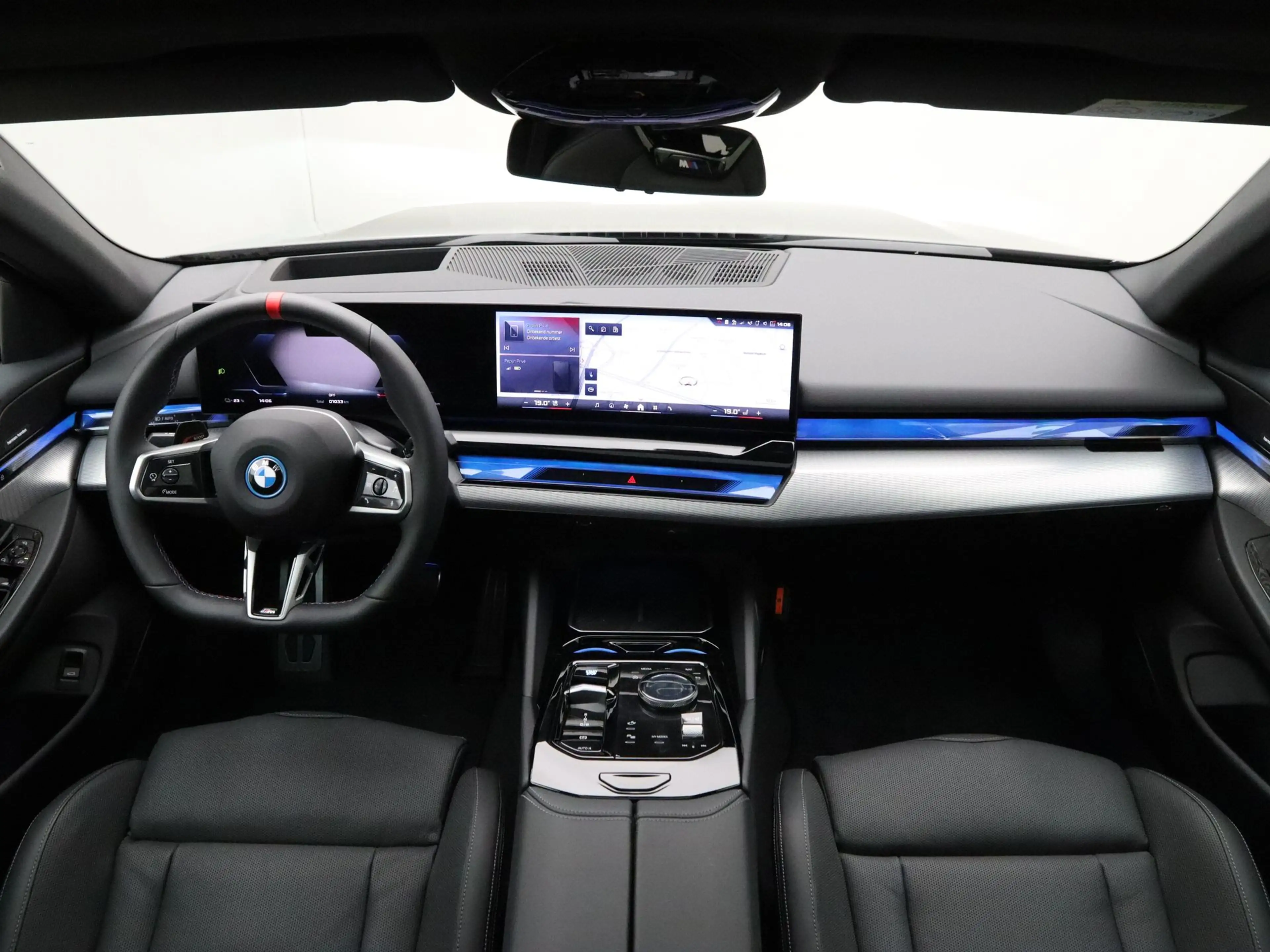 BMW i5 M60 xDrive 84 kWh — photo 13