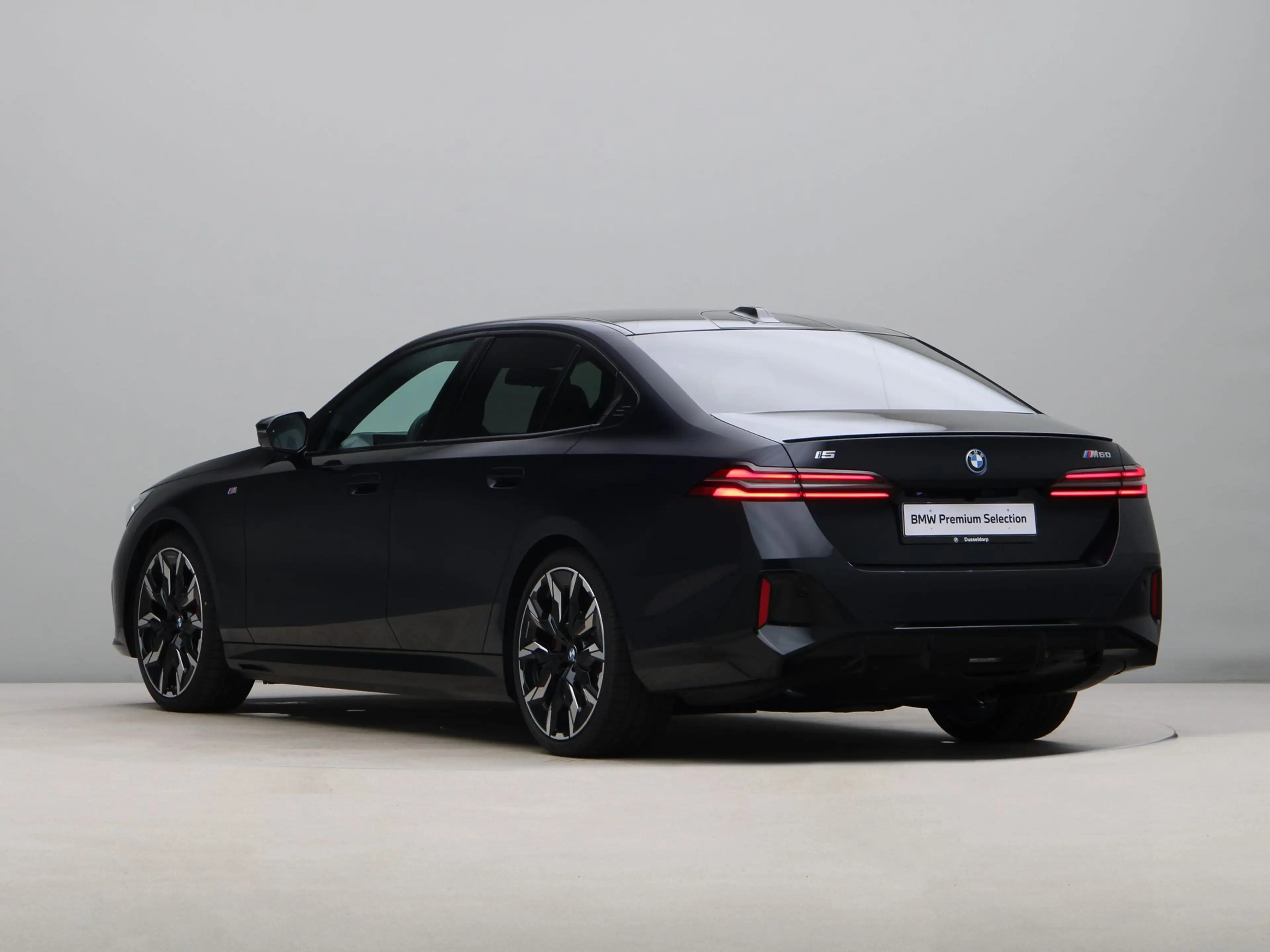 BMW i5 M60 xDrive 84 kWh — photo 11