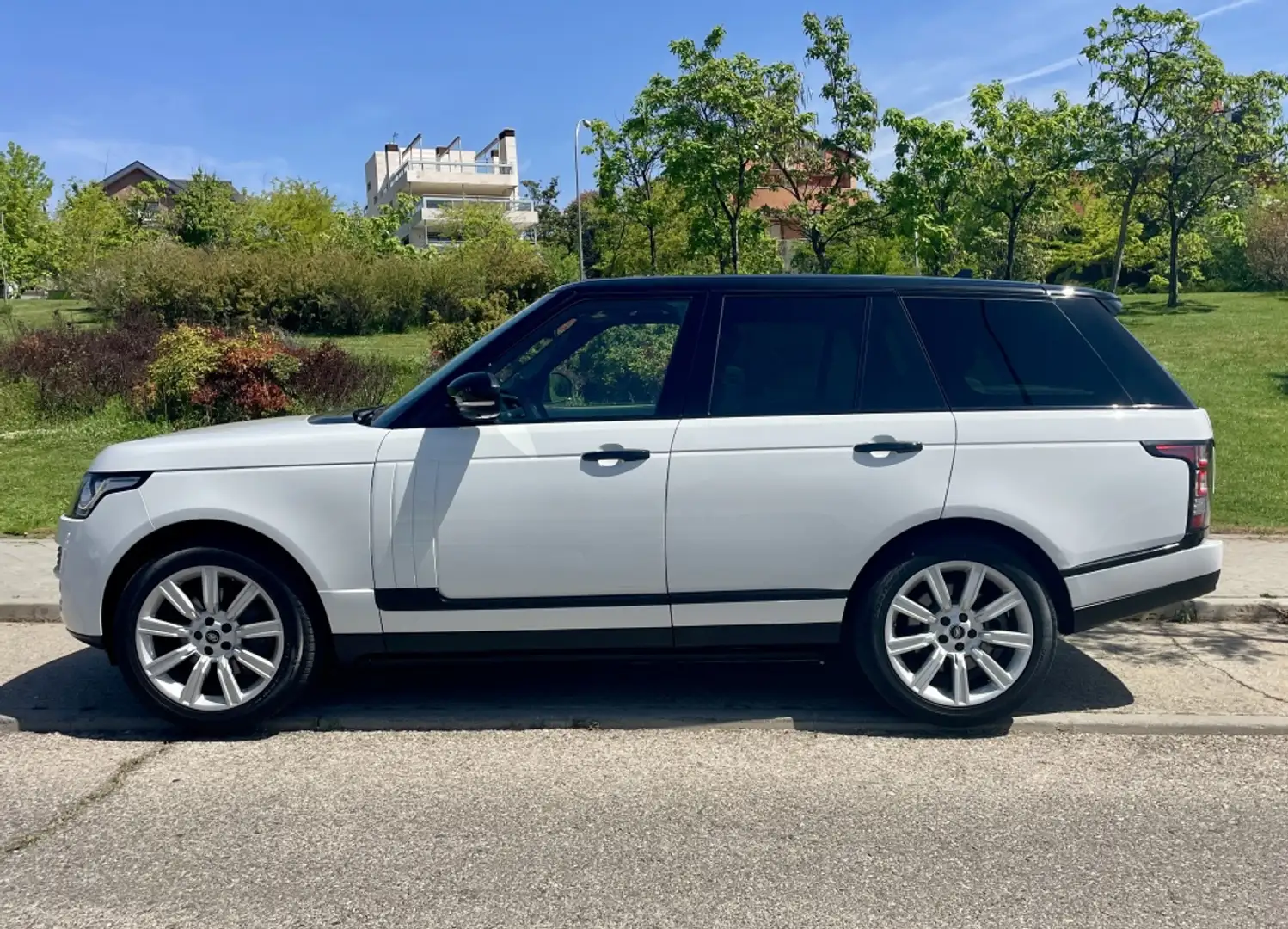 Land Rover Range Rover 4.4SDV8 Vogue Aut. Blanco - 1
