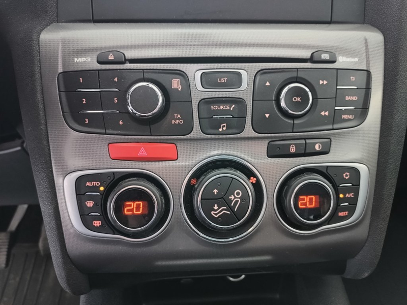 Citroen C4 BlueHDi 100 S&S Collection — photo 12