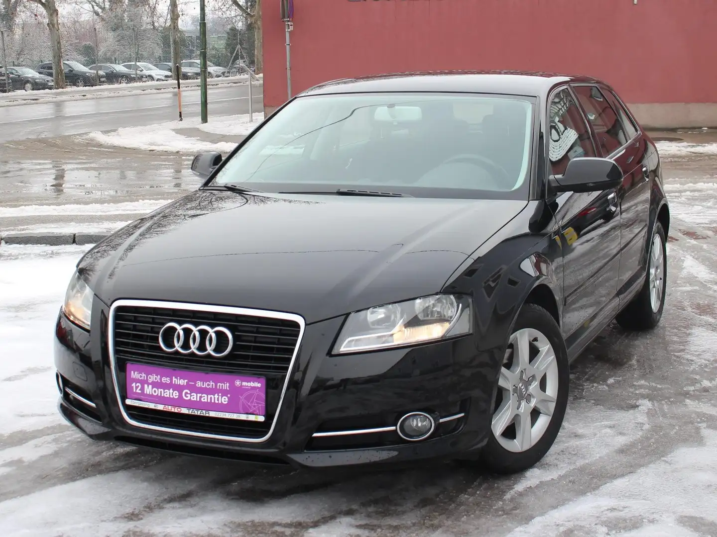 Audi A3 1.6 TDI Attraction Schwarz - 1