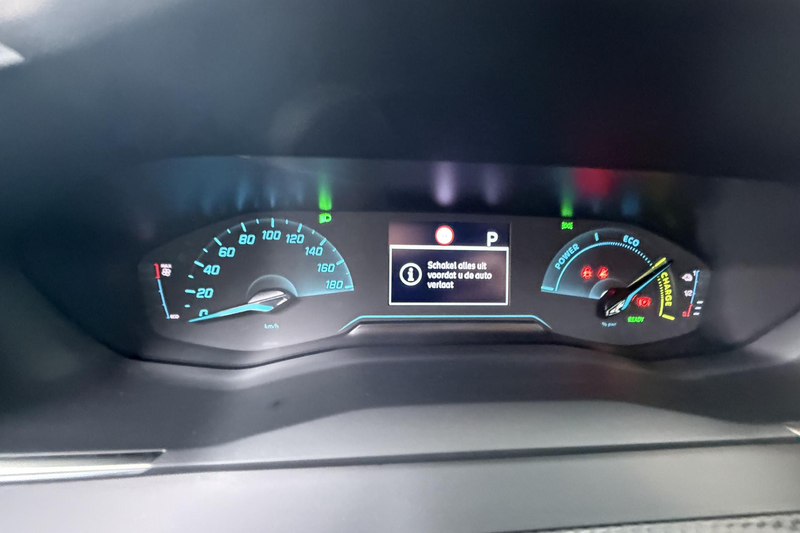 Peugeot e-2008 EV Active 50 kWh | Parkeer Camera | Cruise Control — photo 6