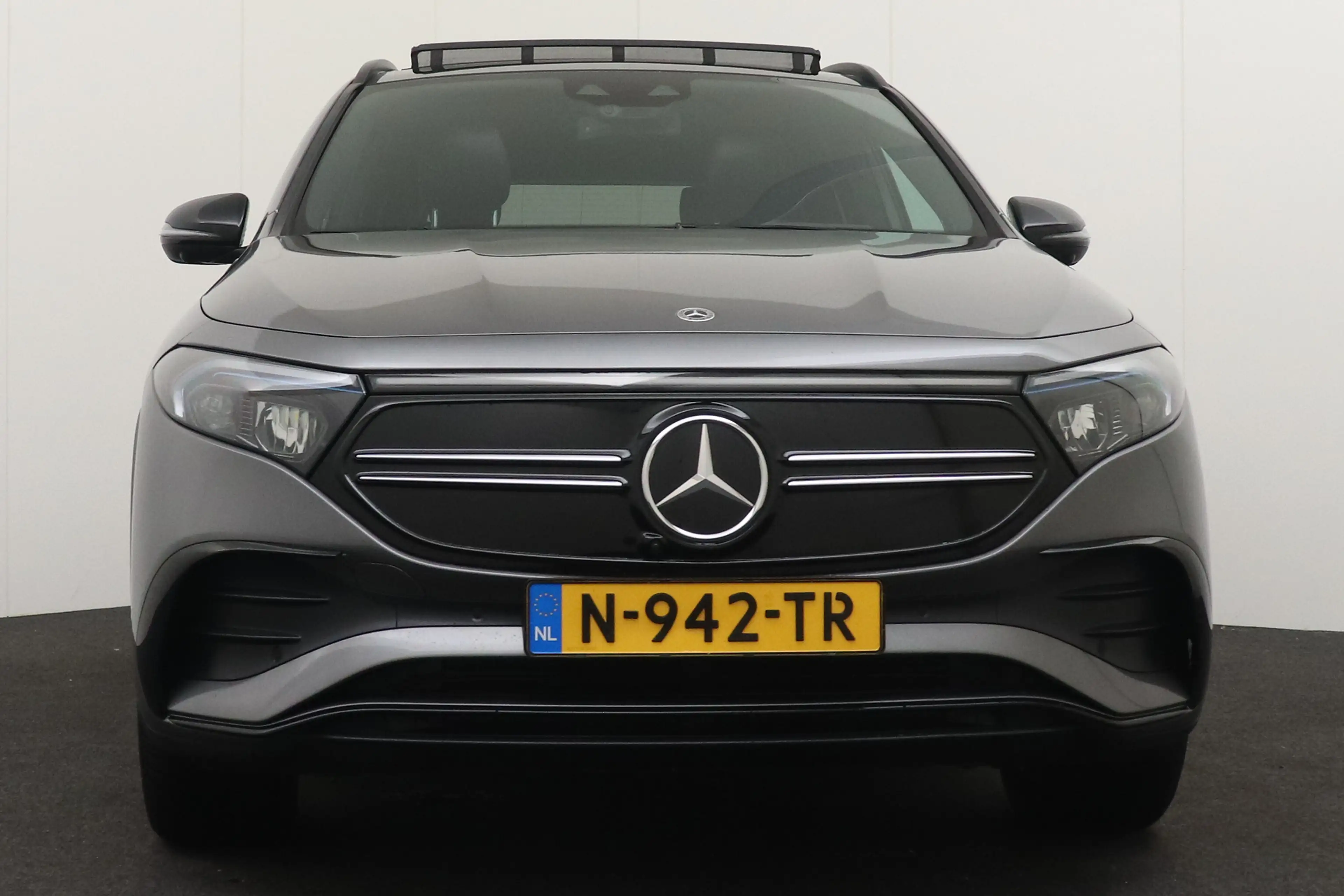 Mercedes-Benz EQA 250 AMG+ 67 kWh (95%SOH) Pano-Dak Burmester Memory — photo 4