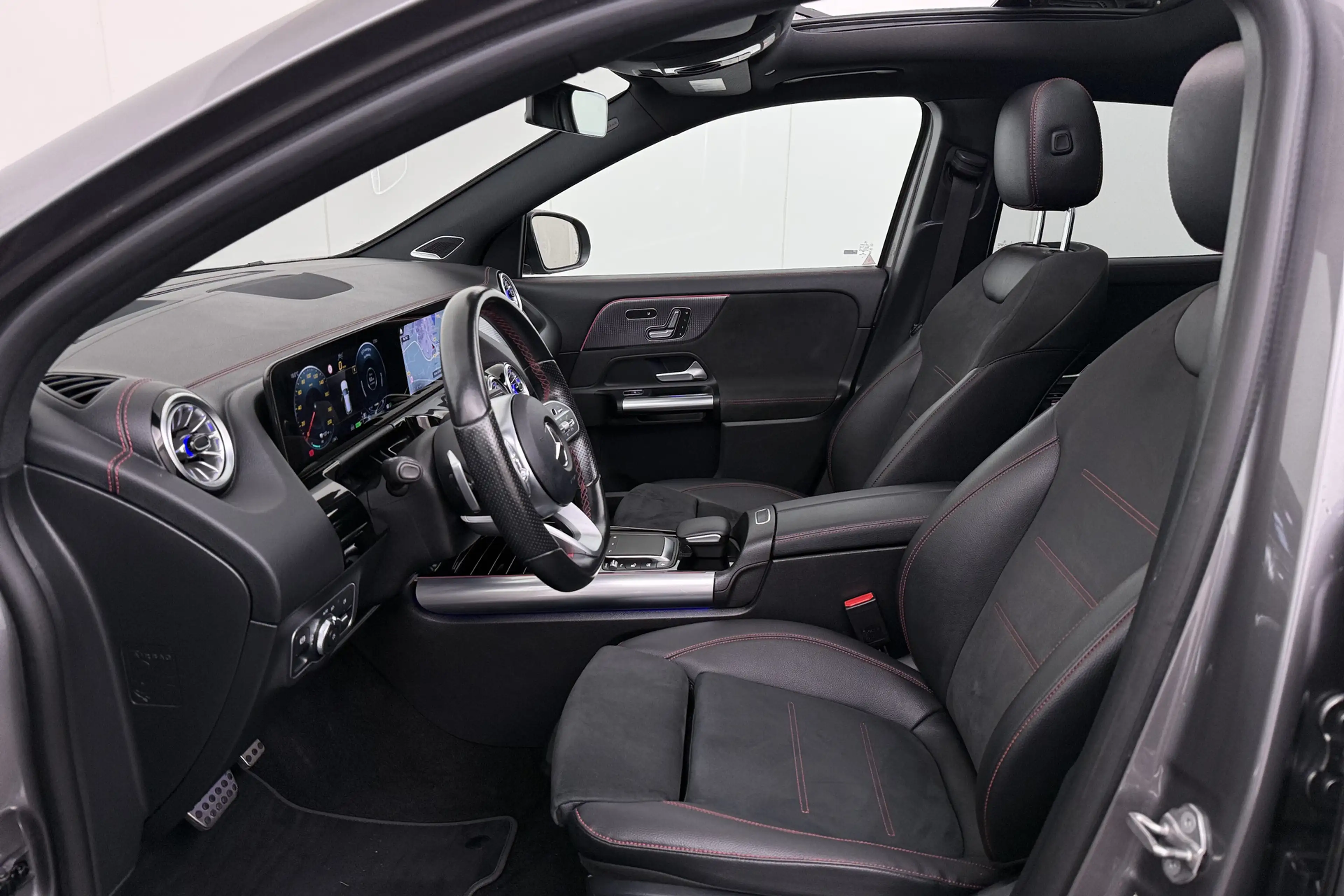 Mercedes-Benz EQA 250 AMG+ 67 kWh (95%SOH) Pano-Dak Burmester Memory — photo 12