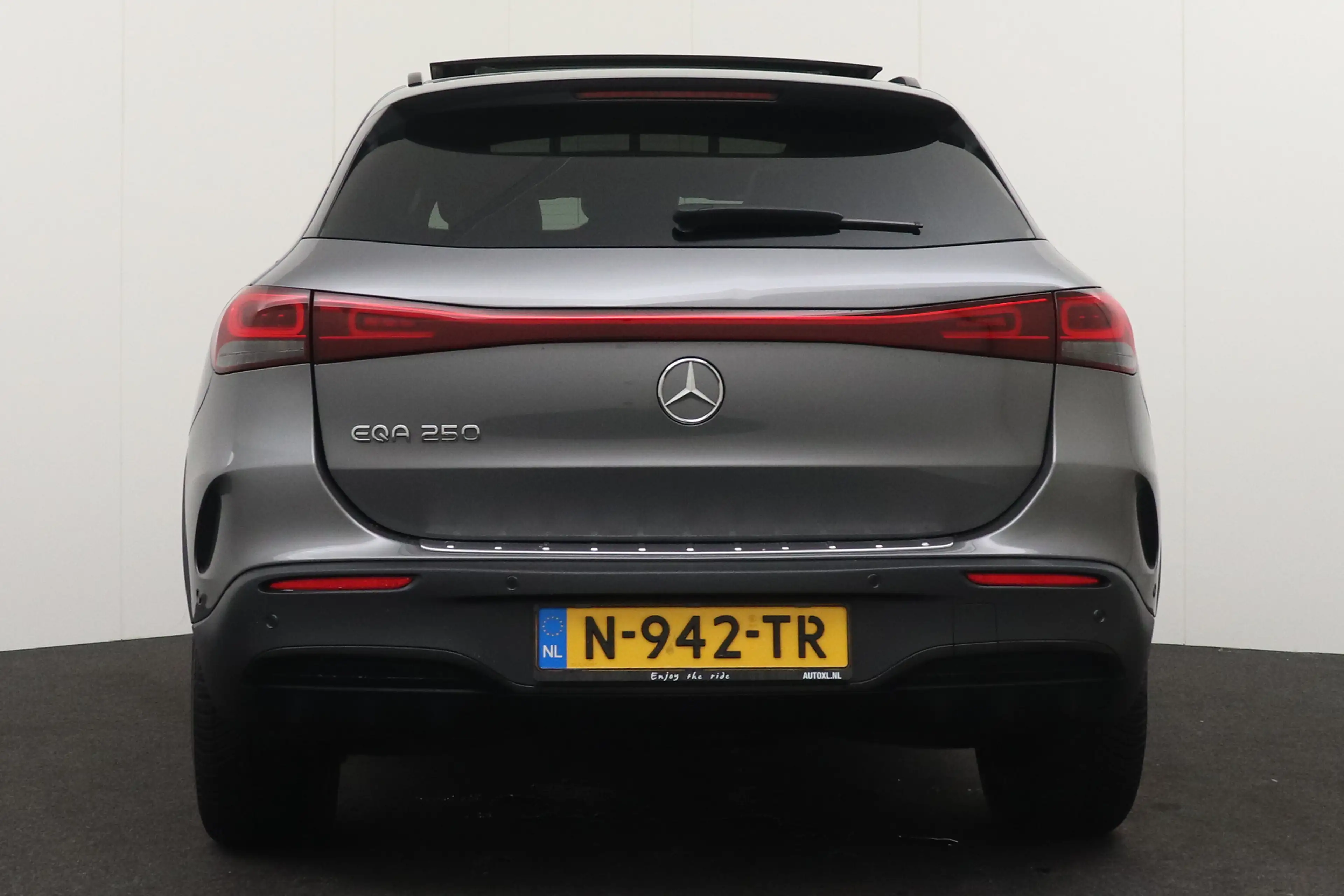 Mercedes-Benz EQA 250 AMG+ 67 kWh (95%SOH) Pano-Dak Burmester Memory — photo 5