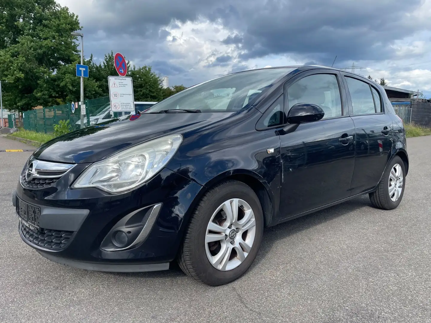 Opel Corsa D Satellite Schwarz - 2