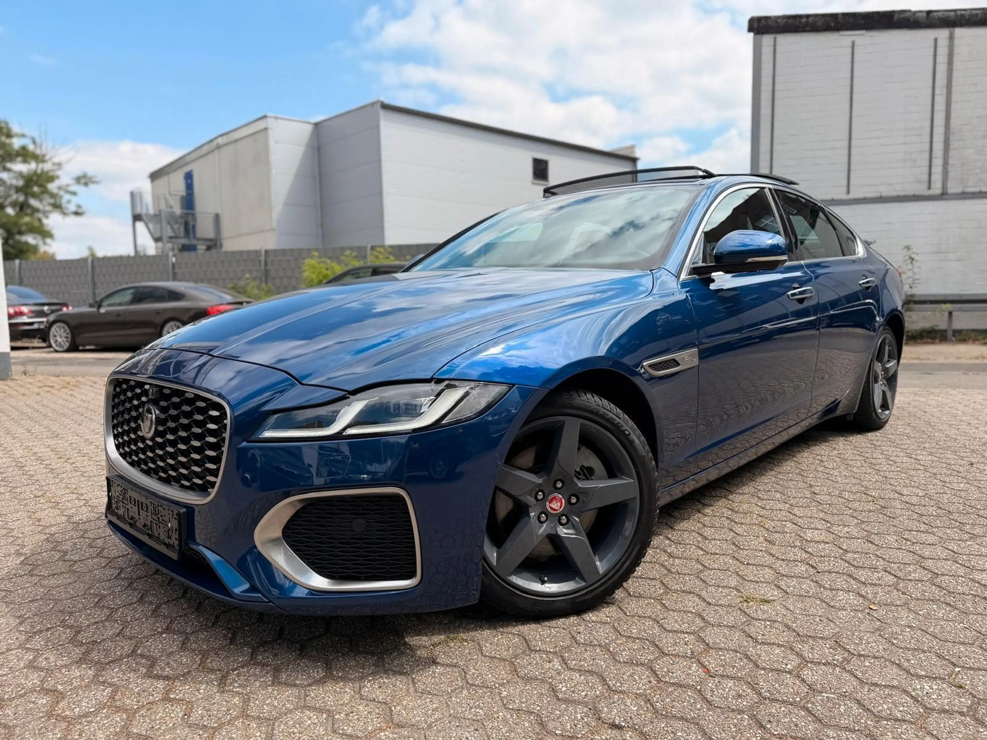 Jaguar XF D200 Mild-Hybrid AWD HSE R-DYNAMIC S