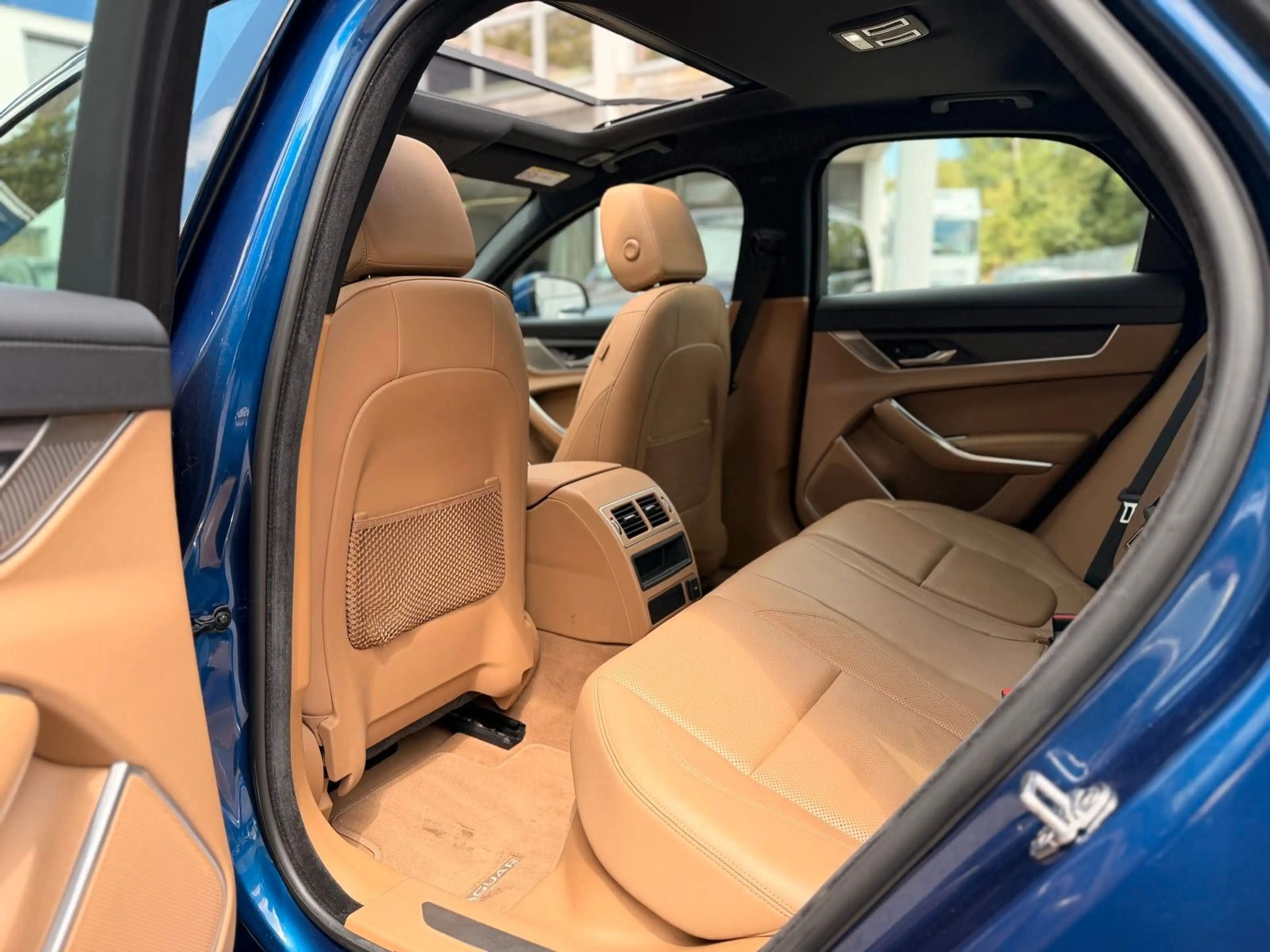 Jaguar XF D200 Mild-Hybrid AWD HSE R-DYNAMIC S — photo 13