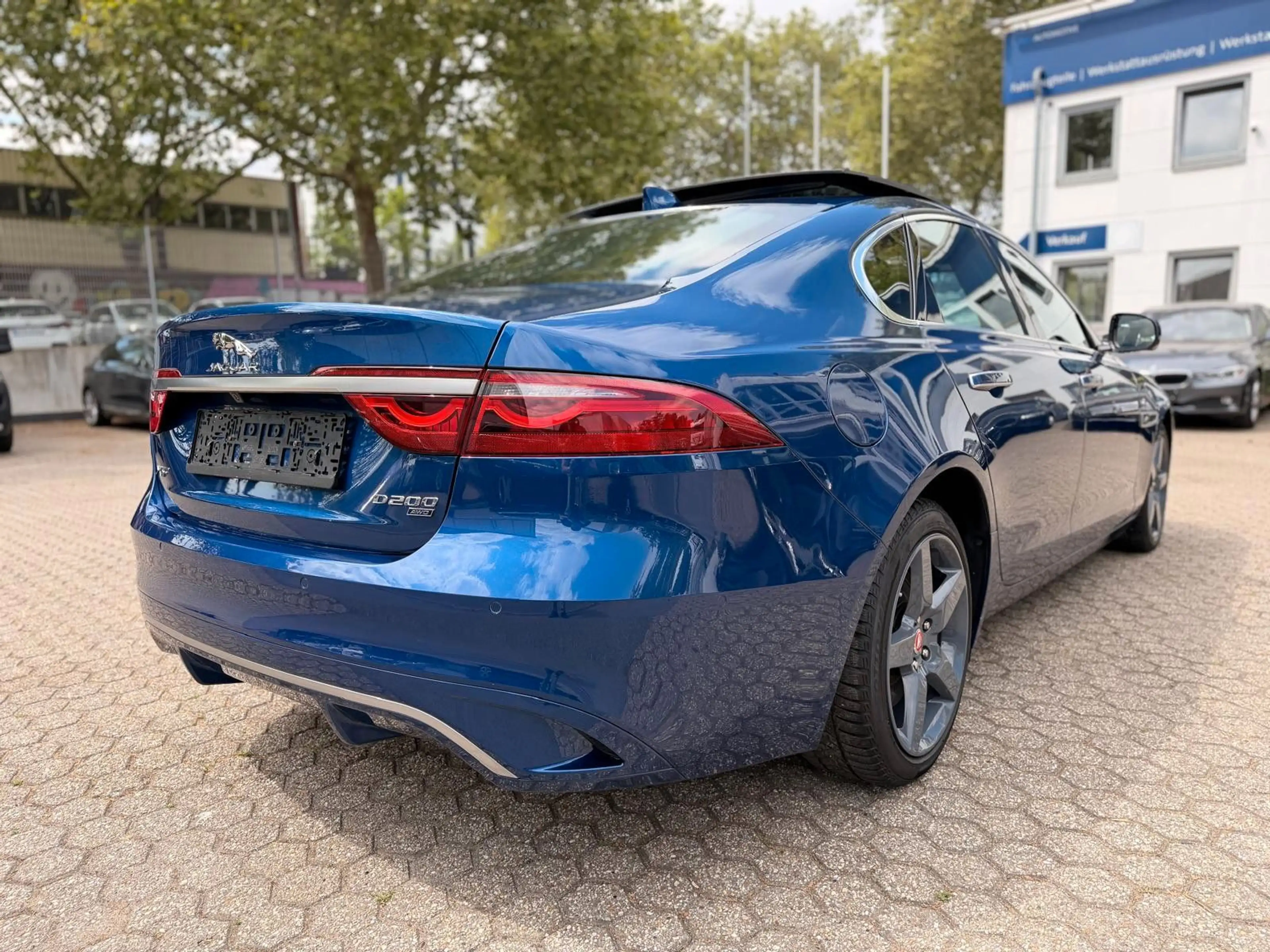 Jaguar XF D200 Mild-Hybrid AWD HSE R-DYNAMIC S — photo 6