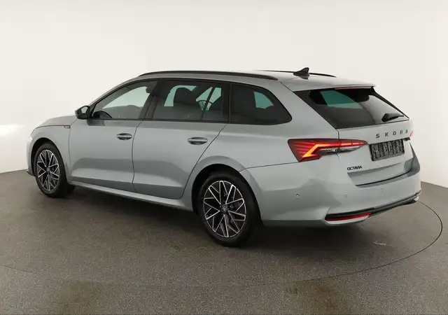 Skoda Octavia view 3