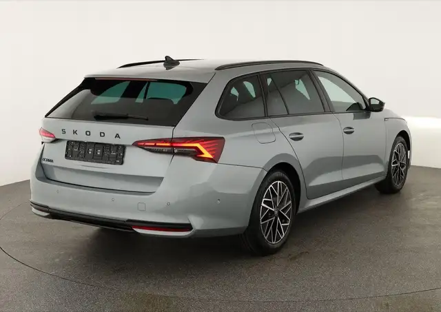 Skoda Octavia view 2