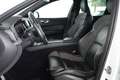 Volvo XC60 2.0 B5 AWD R-Design Navi / LED / Leder / Carplay / Wit - thumbnail 10