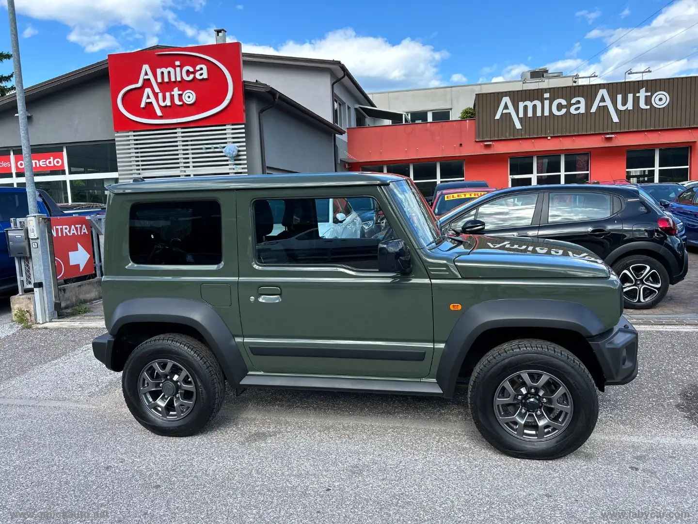 Suzuki Jimny 1.5 5MT AUTOVETTURA 4 POSTI AUTOVETTURA 4 POSTI Verde - 1