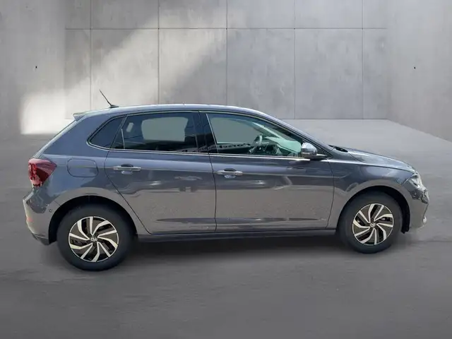 Volkswagen Polo view 6