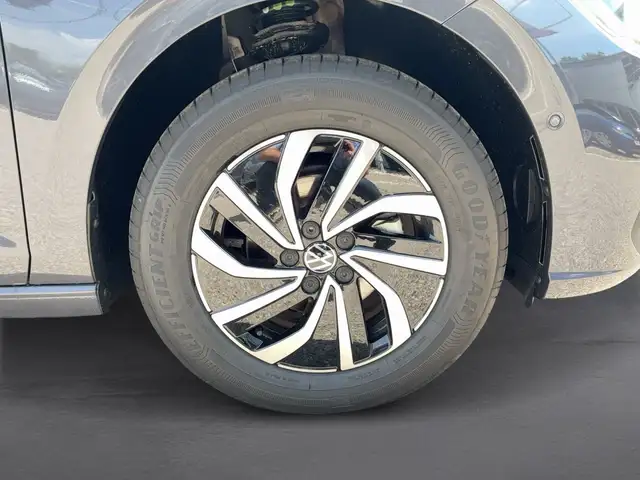 Volkswagen Polo view 7