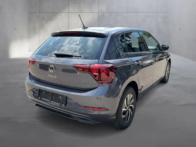 Volkswagen Polo view 5