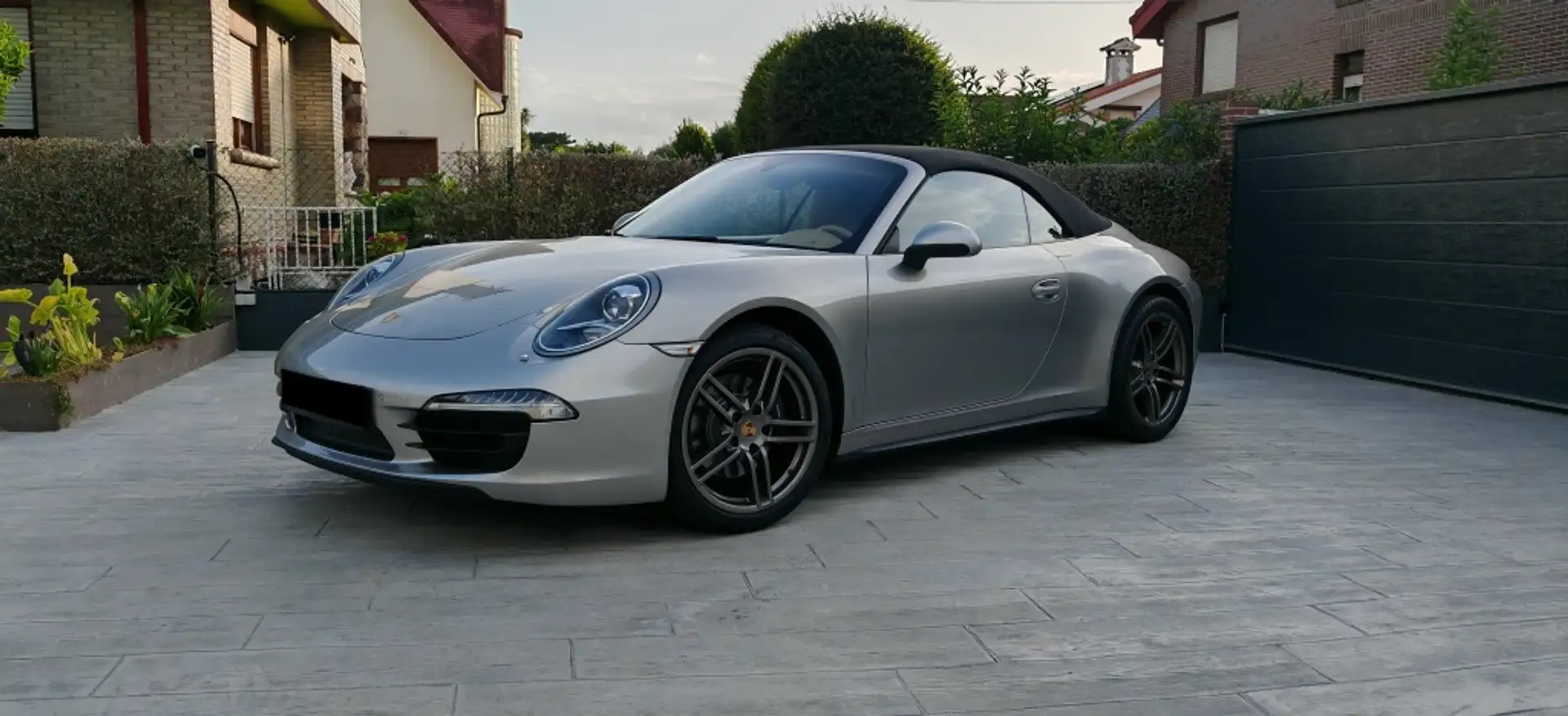 Porsche 991 Carrera 4 Cabriolet PDK Сірий - 1