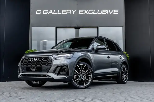Audi Q5 view 3