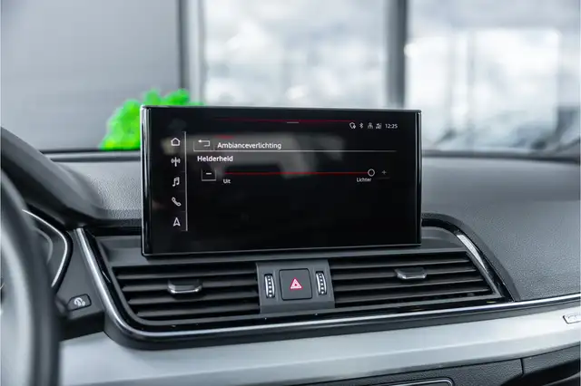 Audi Q5 view 14
