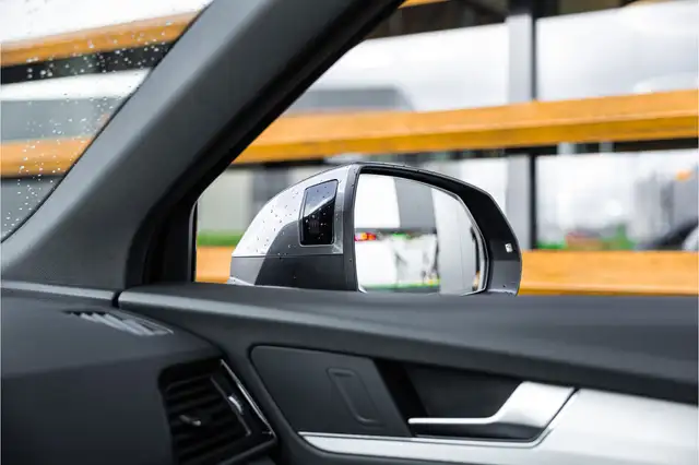 Audi Q5 view 25
